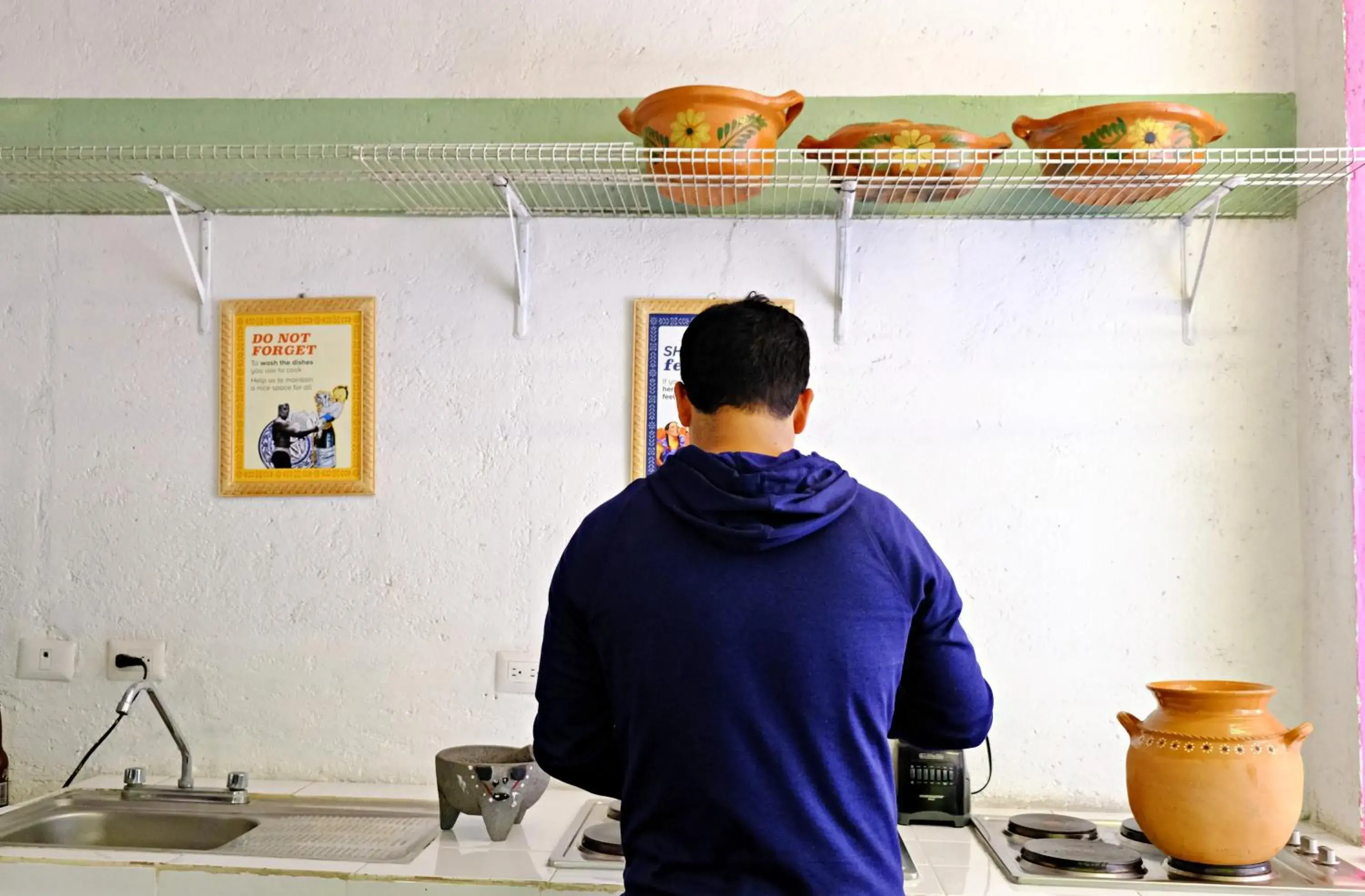 Communal kitchen in Casa Pepe Puebla