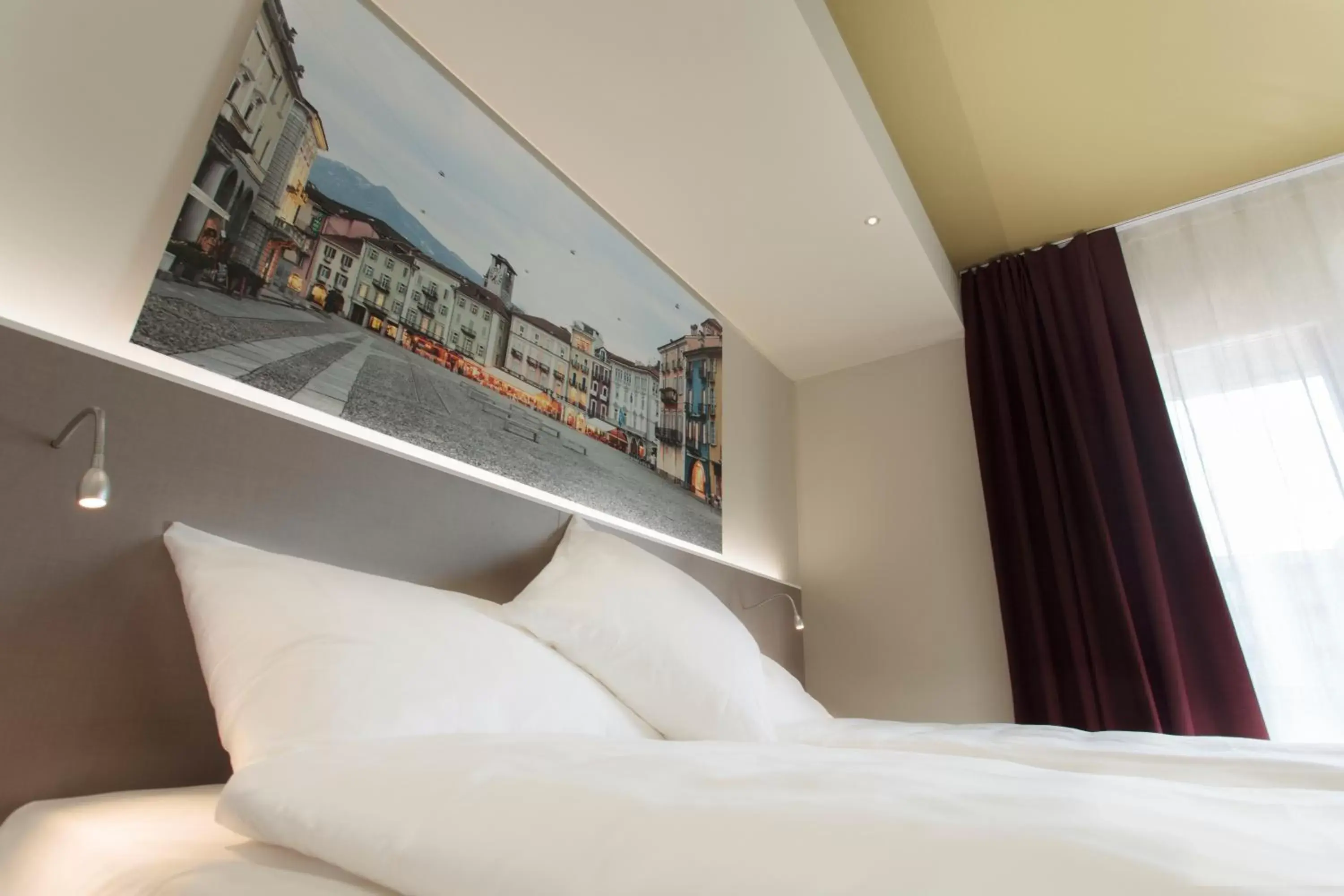 Decorative detail, Bed in Hotel City Locarno