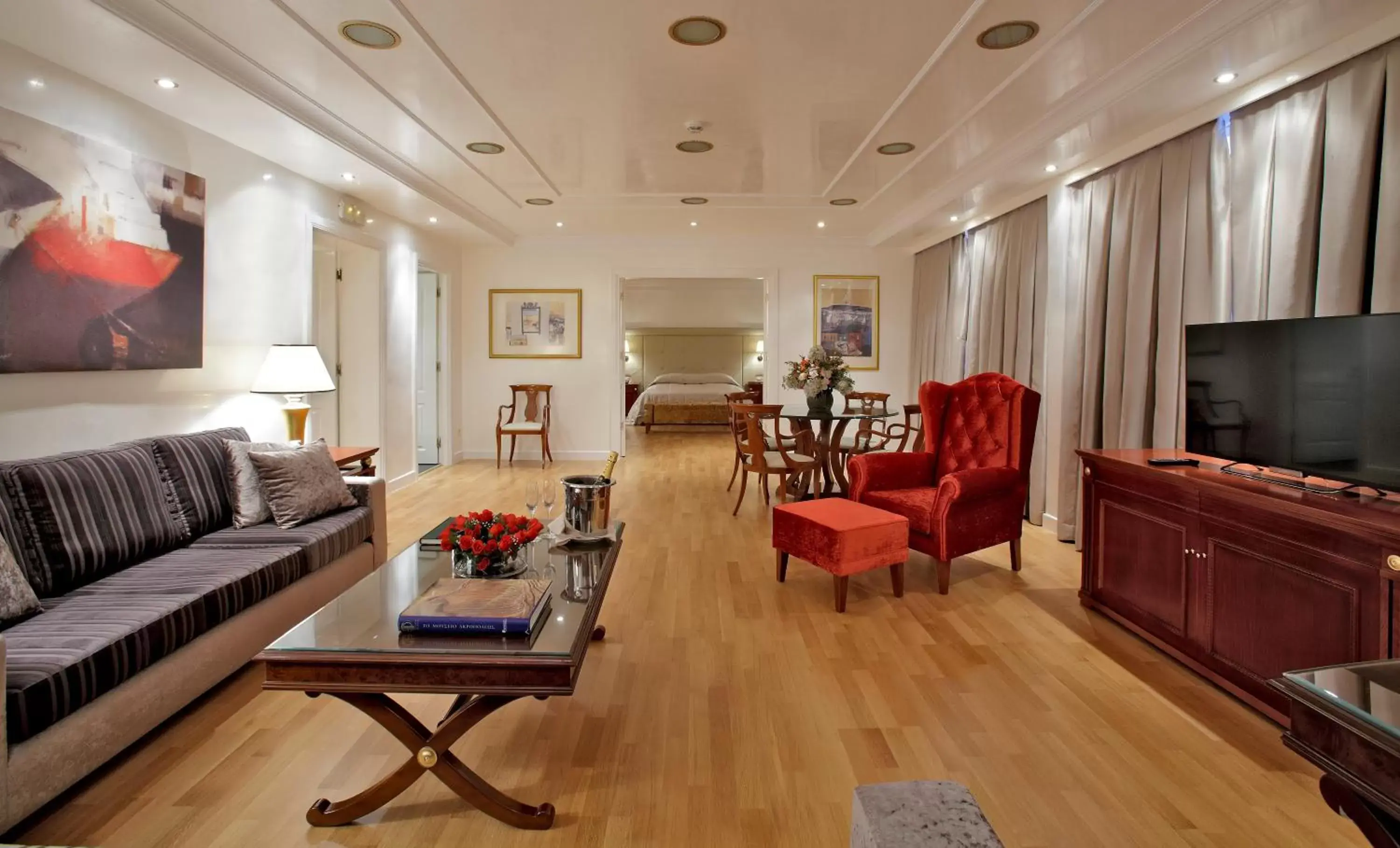 Living room, Seating Area in Piraeus Theoxenia Hotel