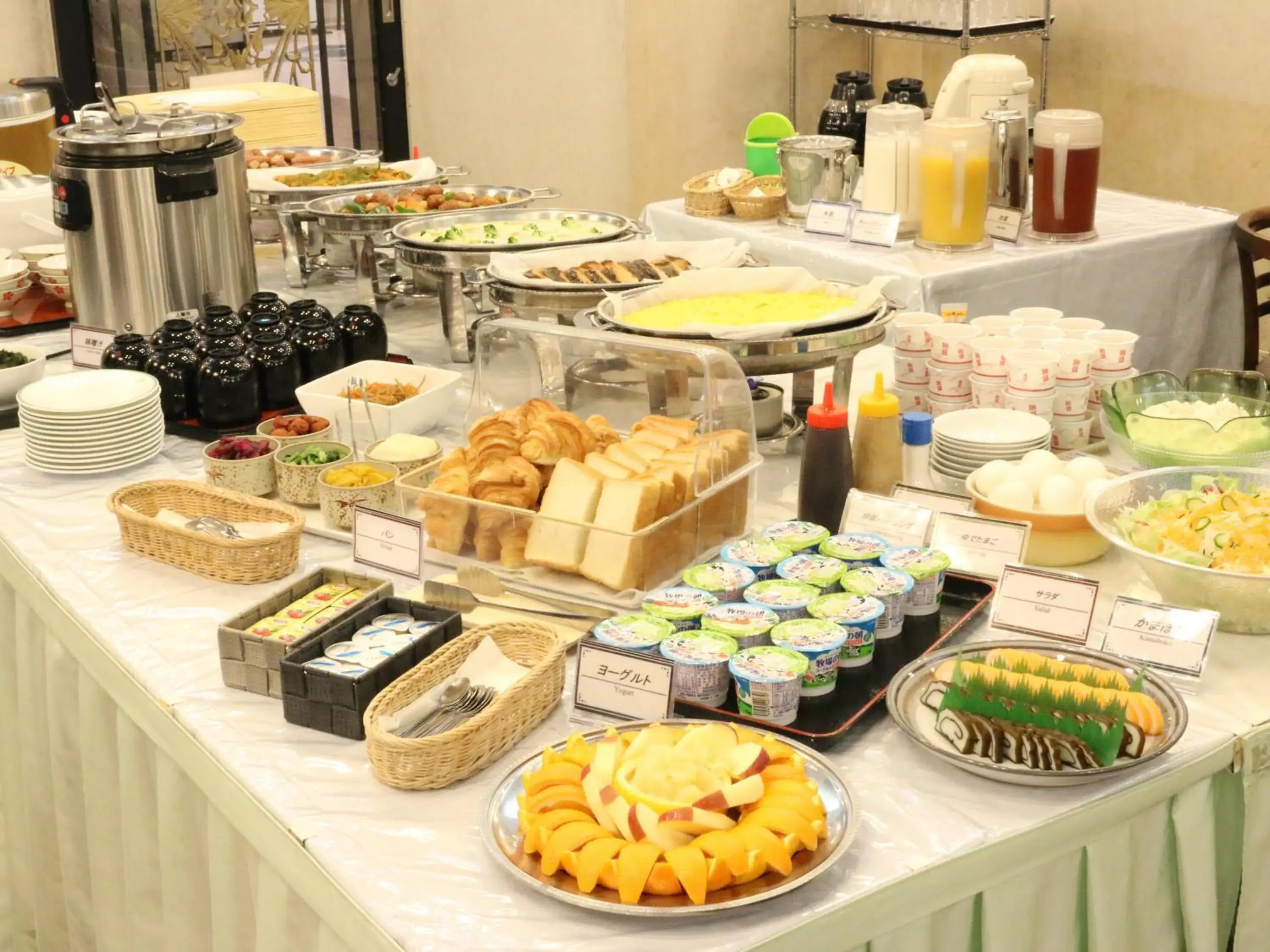 Buffet breakfast in Apa Hotel Tonami-Ekimae