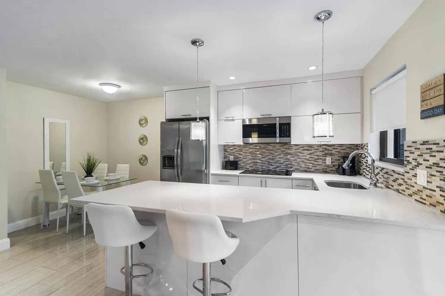 Kitchen or kitchenette, Bathroom in Alani Bay Condos