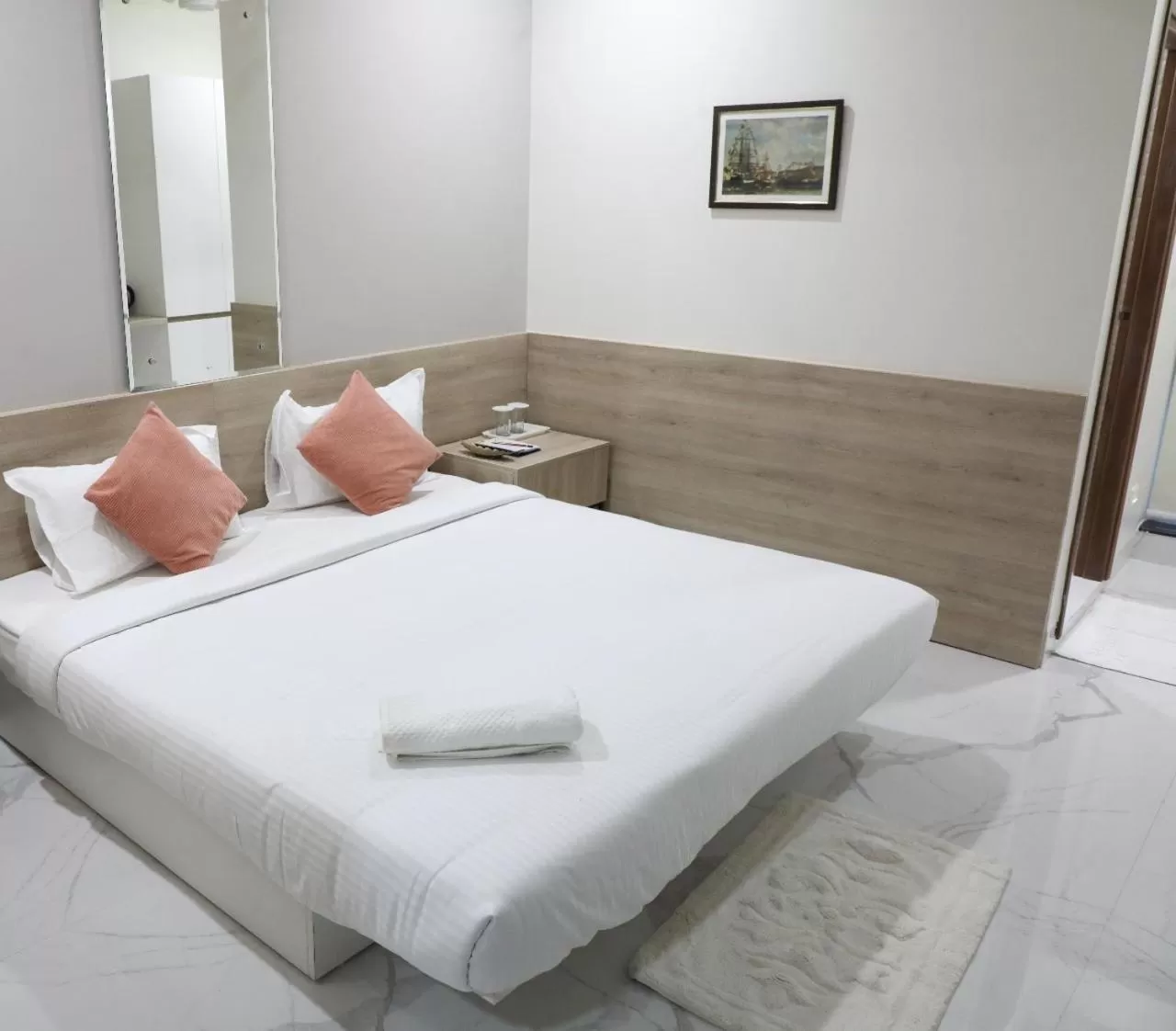 Bedroom, Bed in SwanSuites Gachibowli