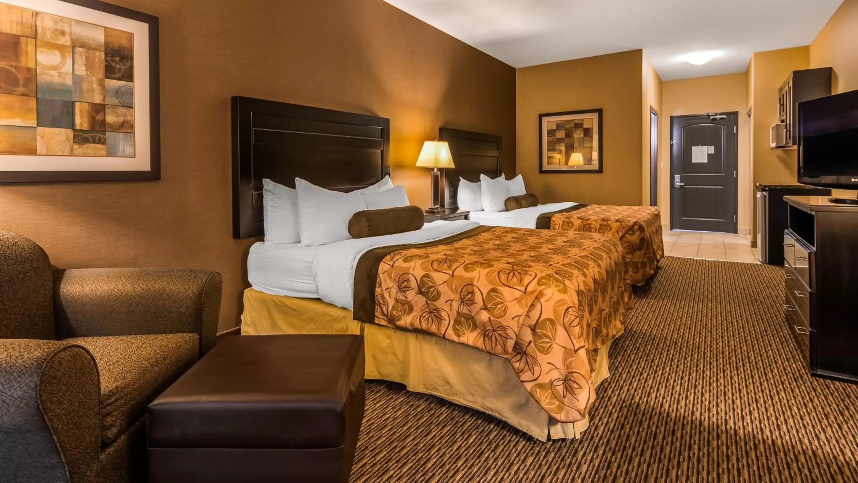 Photo of the whole room, Bed in Best Western Plus Estevan Inn & Suites
