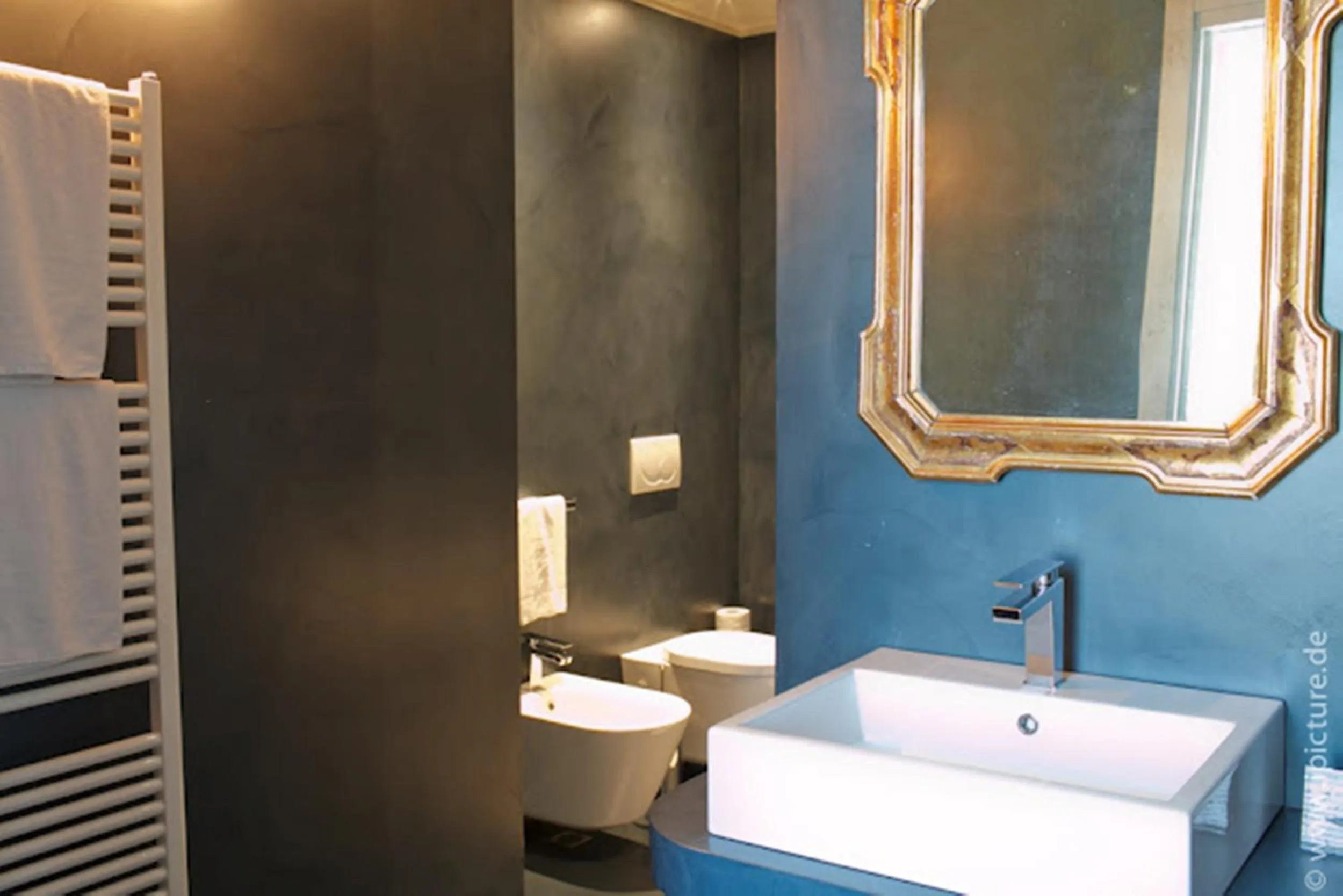 Toilet in Hotel Remàt