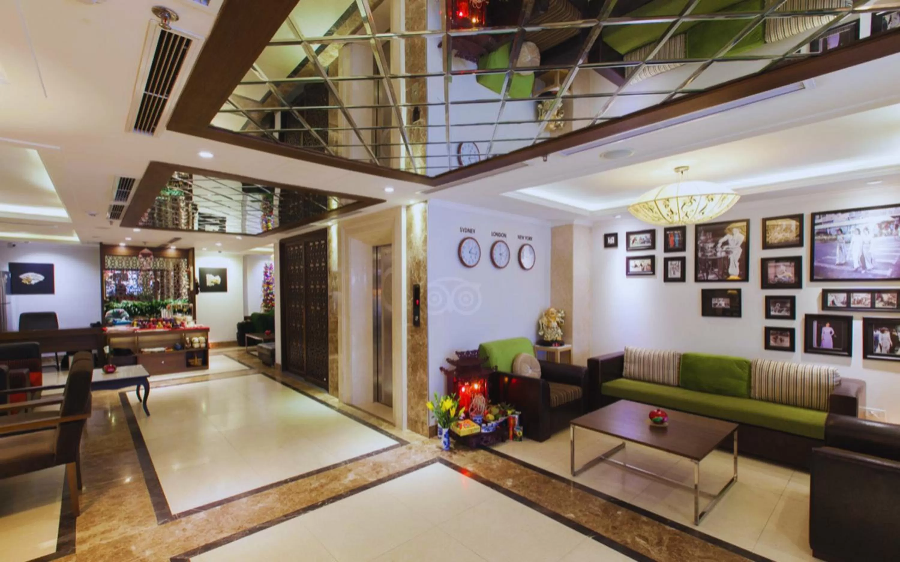 Communal lounge/ TV room in Hotel Emerald Waters Classy