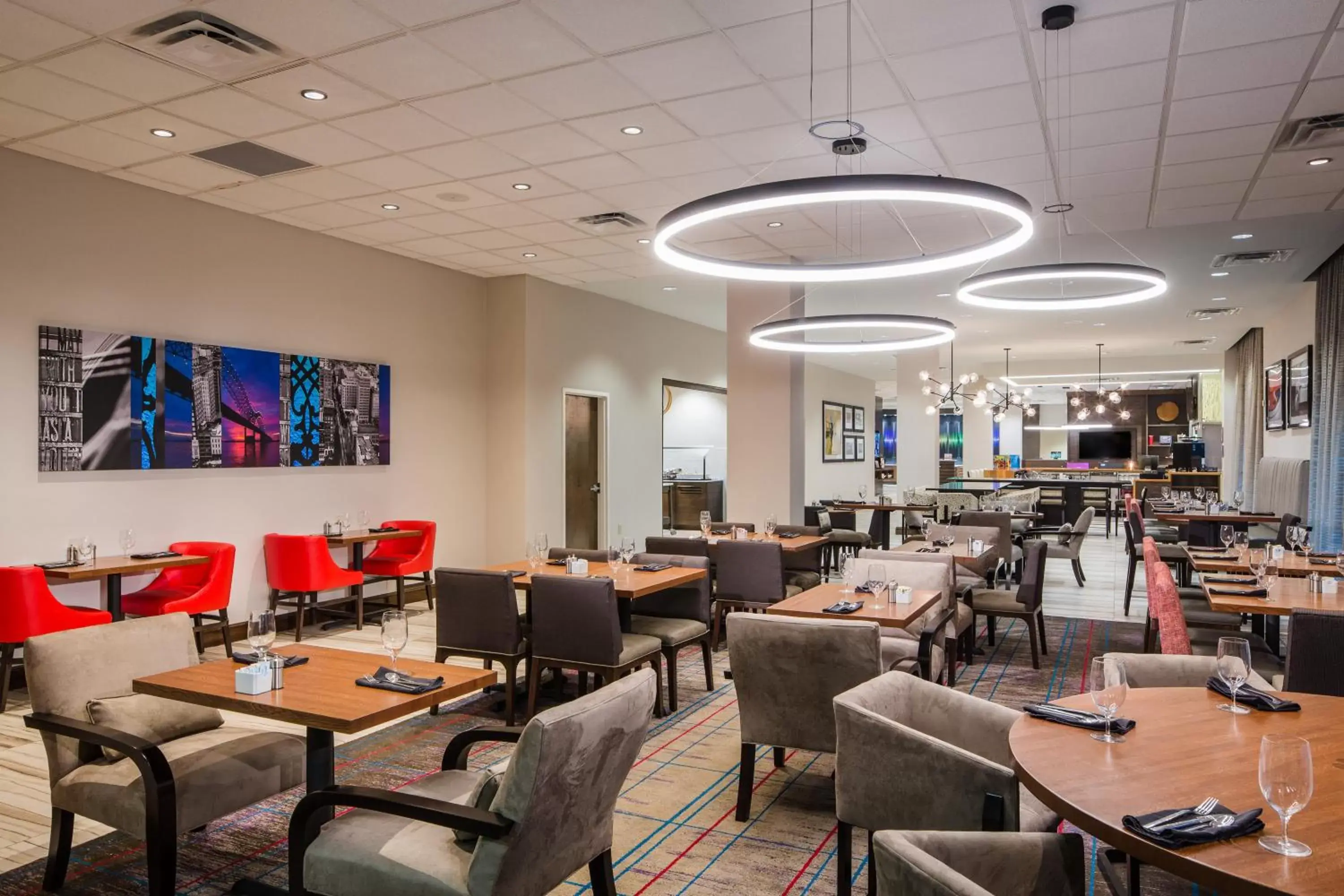 Restaurant/Places to Eat in Crowne Plaza Memphis Downtown, an IHG Hotel