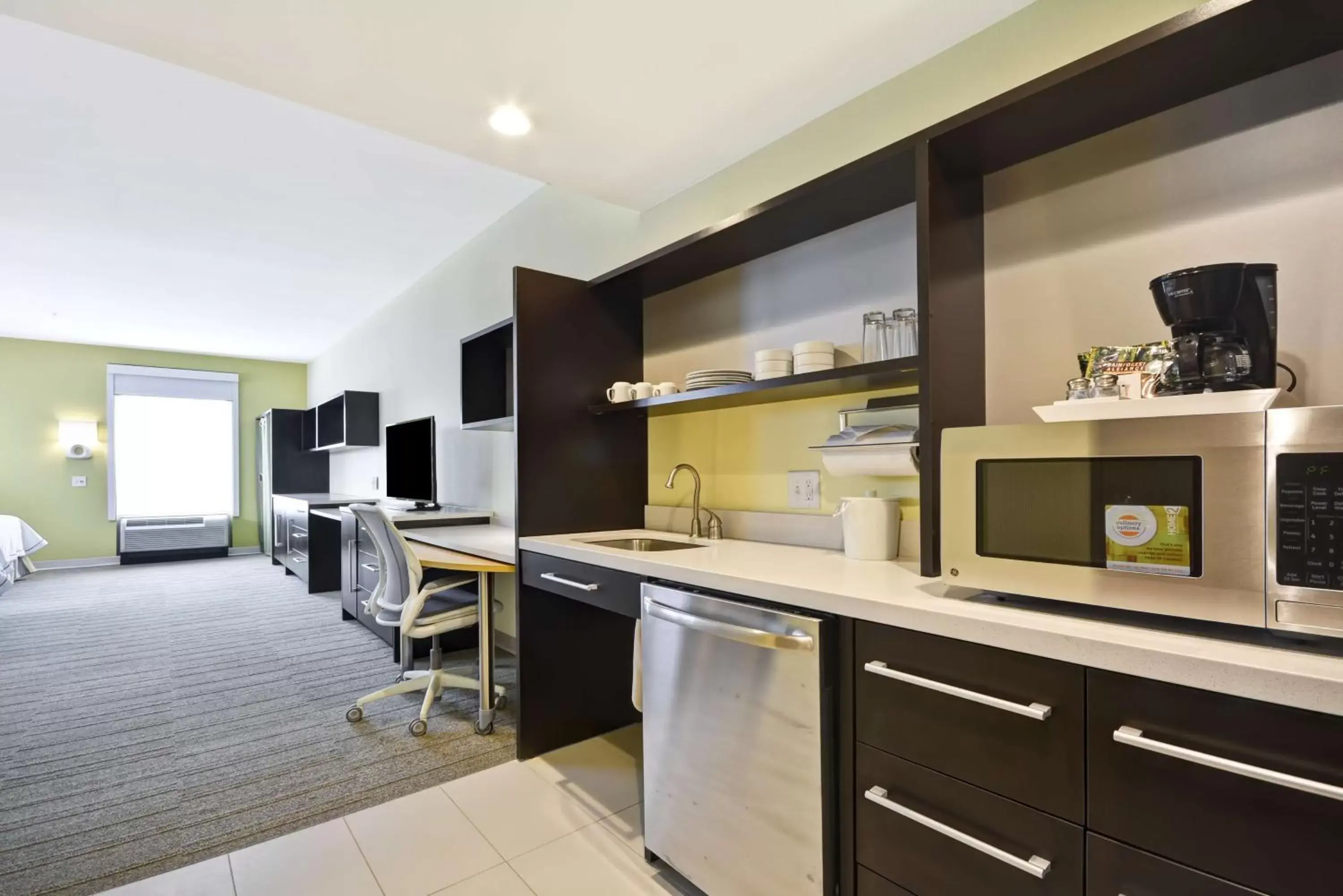 Bedroom, Kitchen/Kitchenette in Home2 Suites By Hilton Rock Hill