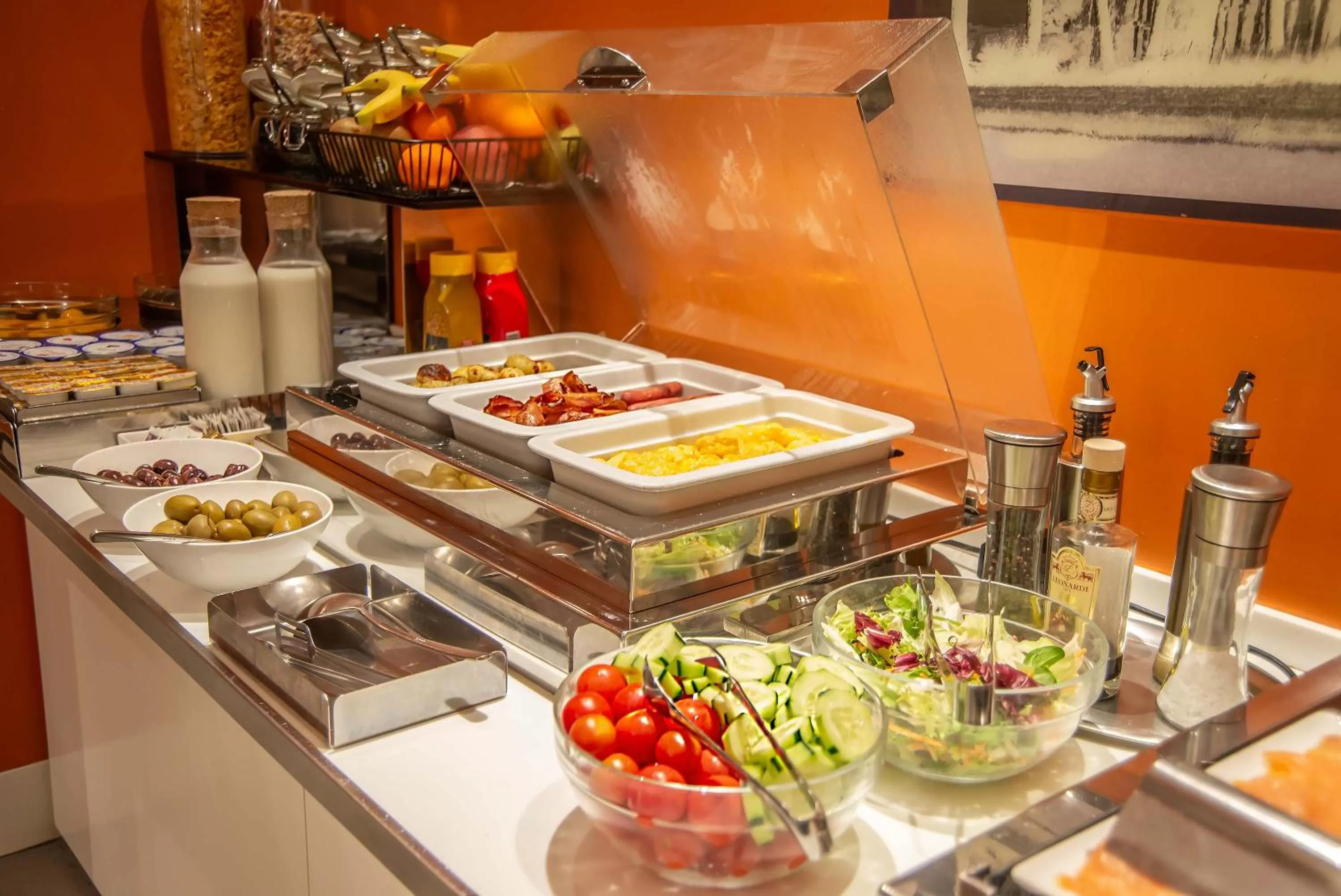 Breakfast in Hotel White