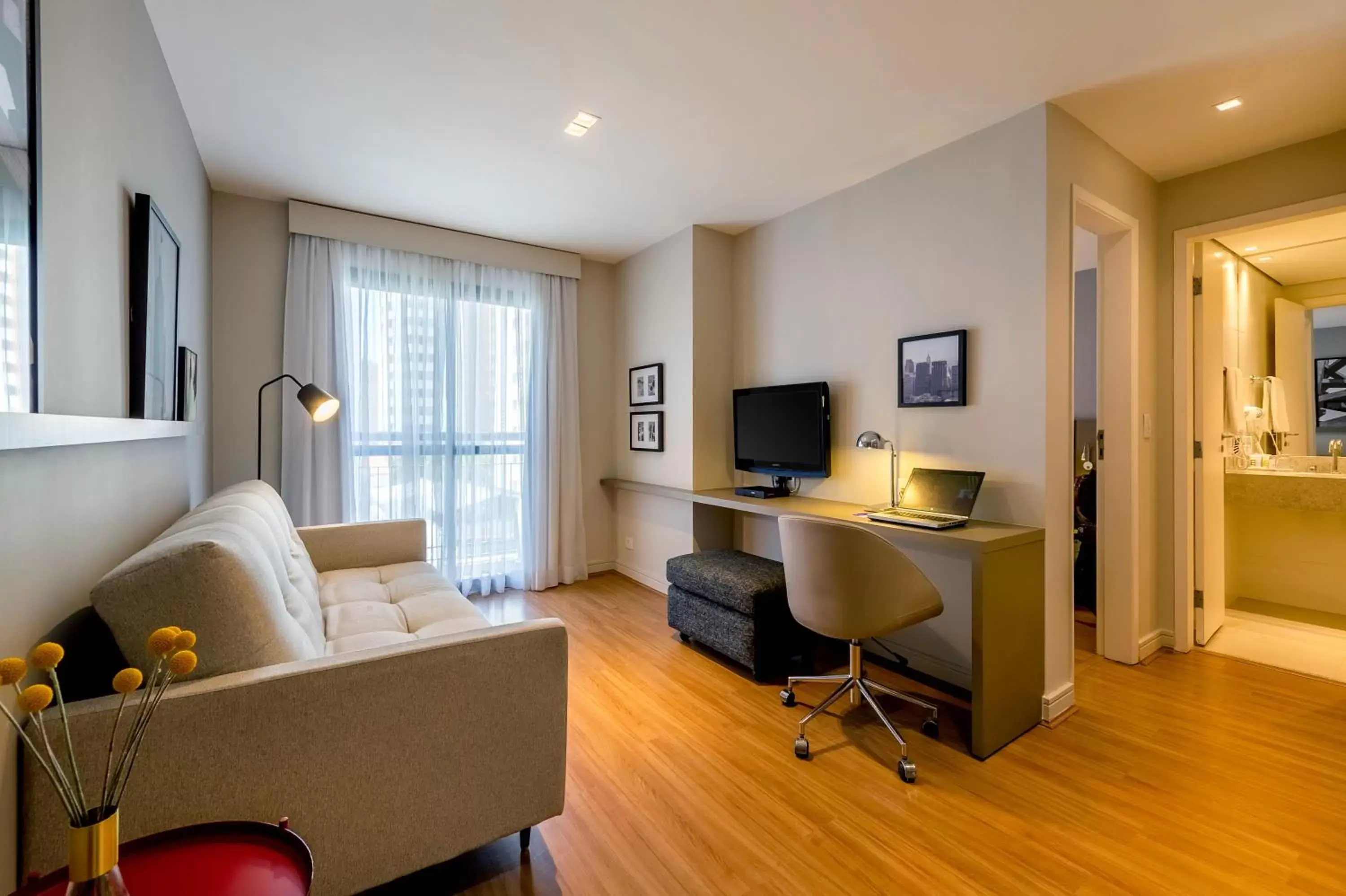 Living room, Seating Area in Mercure Sao Paulo Moema