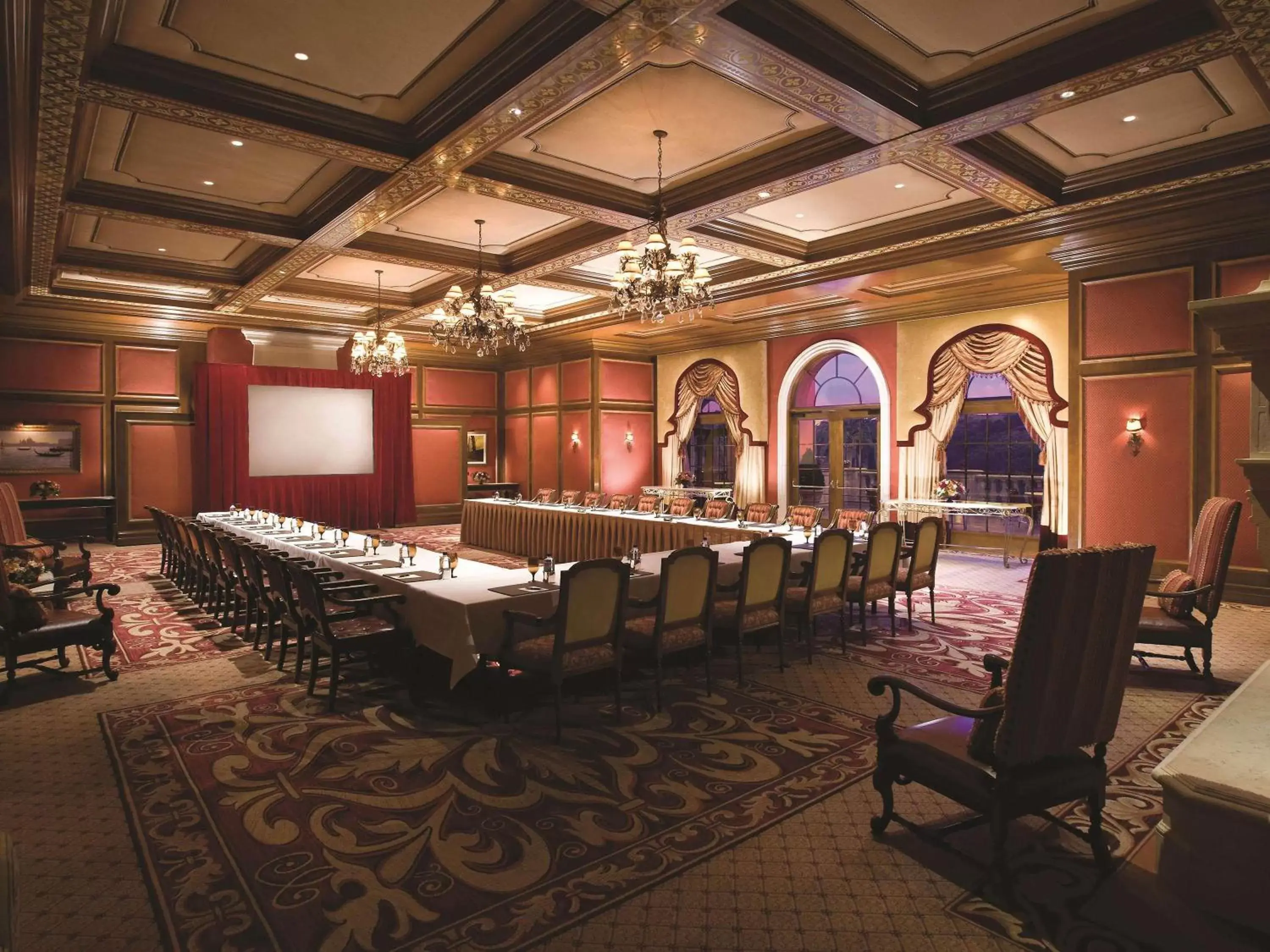 Business facilities in Fairmont Grand Del Mar