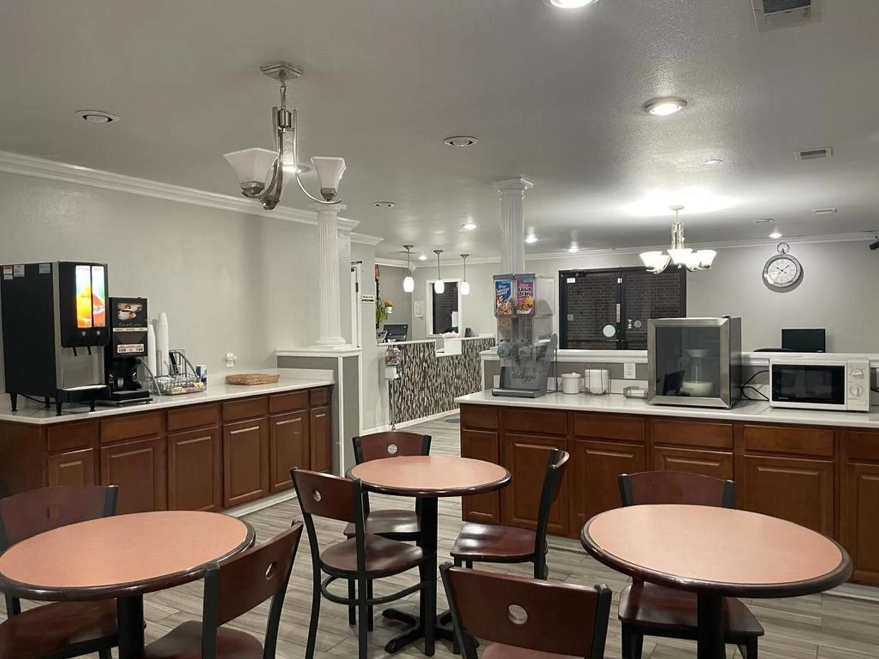 Breakfast in Super 8 by Wyndham Hazen