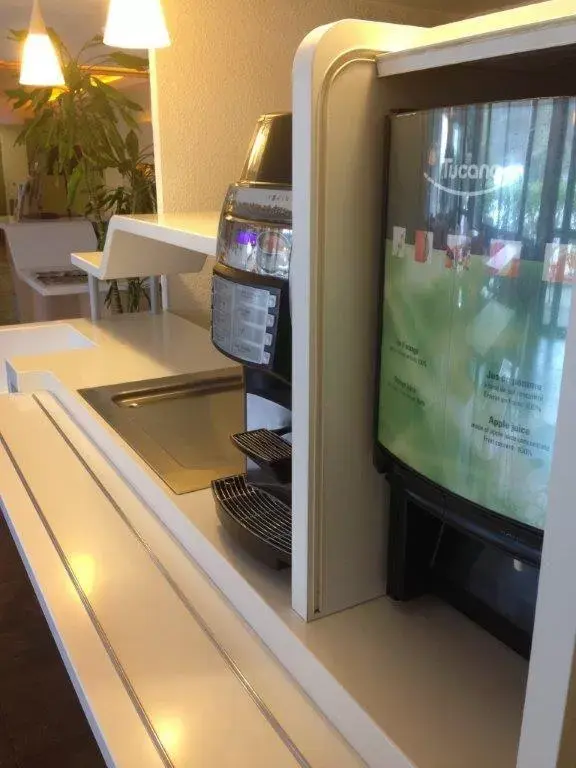 Other, TV/Entertainment Center in Ibis Budget Rambouillet