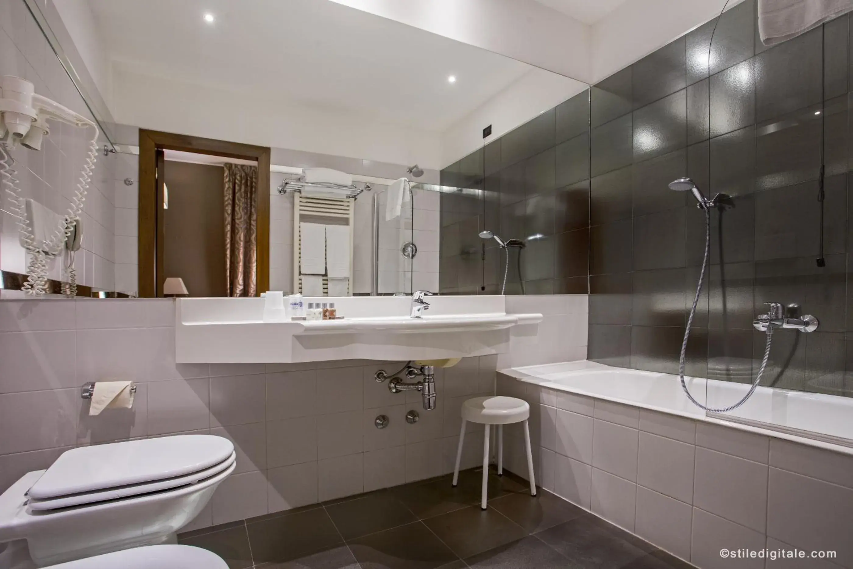 Bathroom in Savoia Hotel Country House Bologna