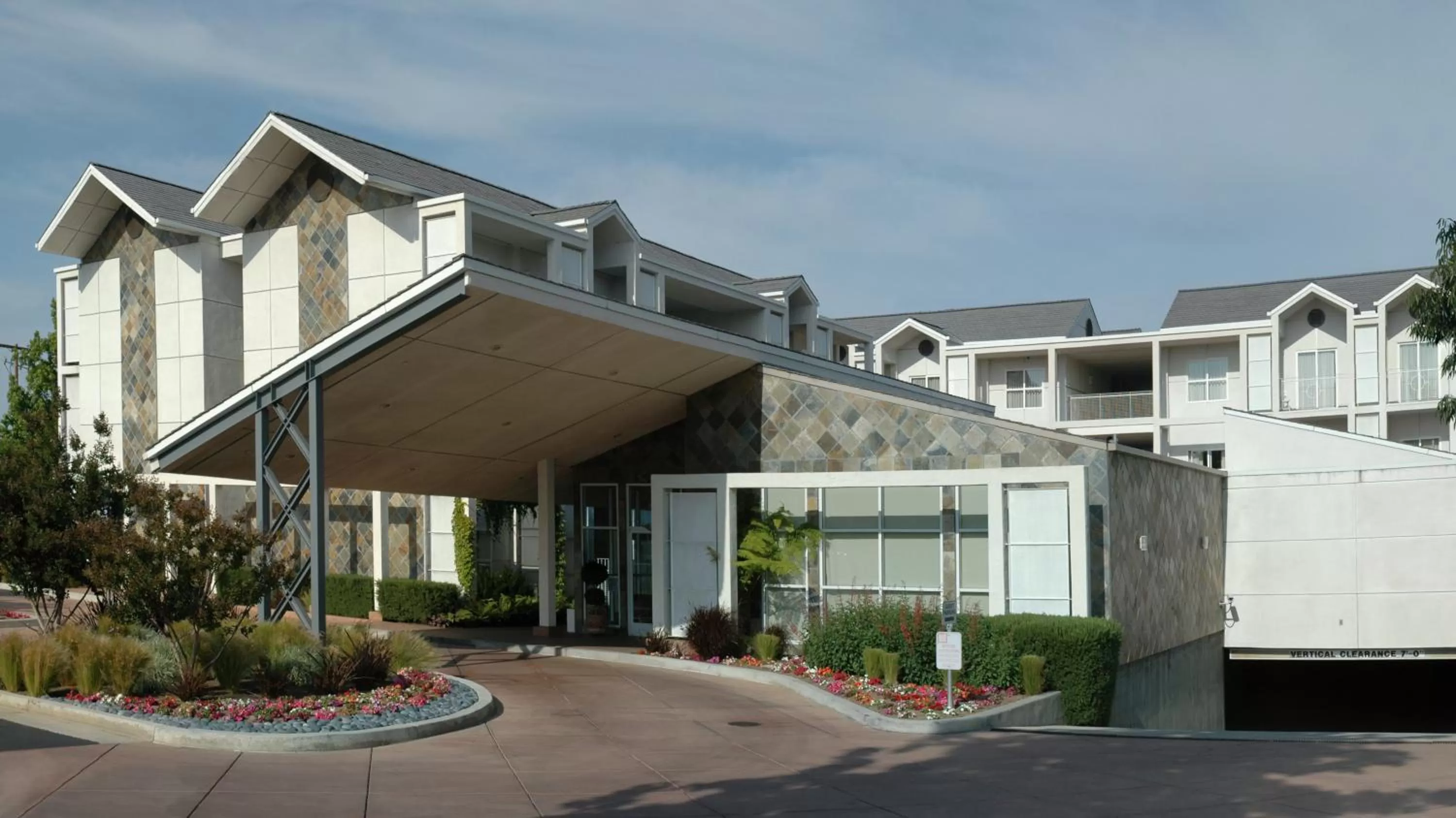 Facade/entrance in Corporate Inn Sunnyvale - All-Suite Hotel