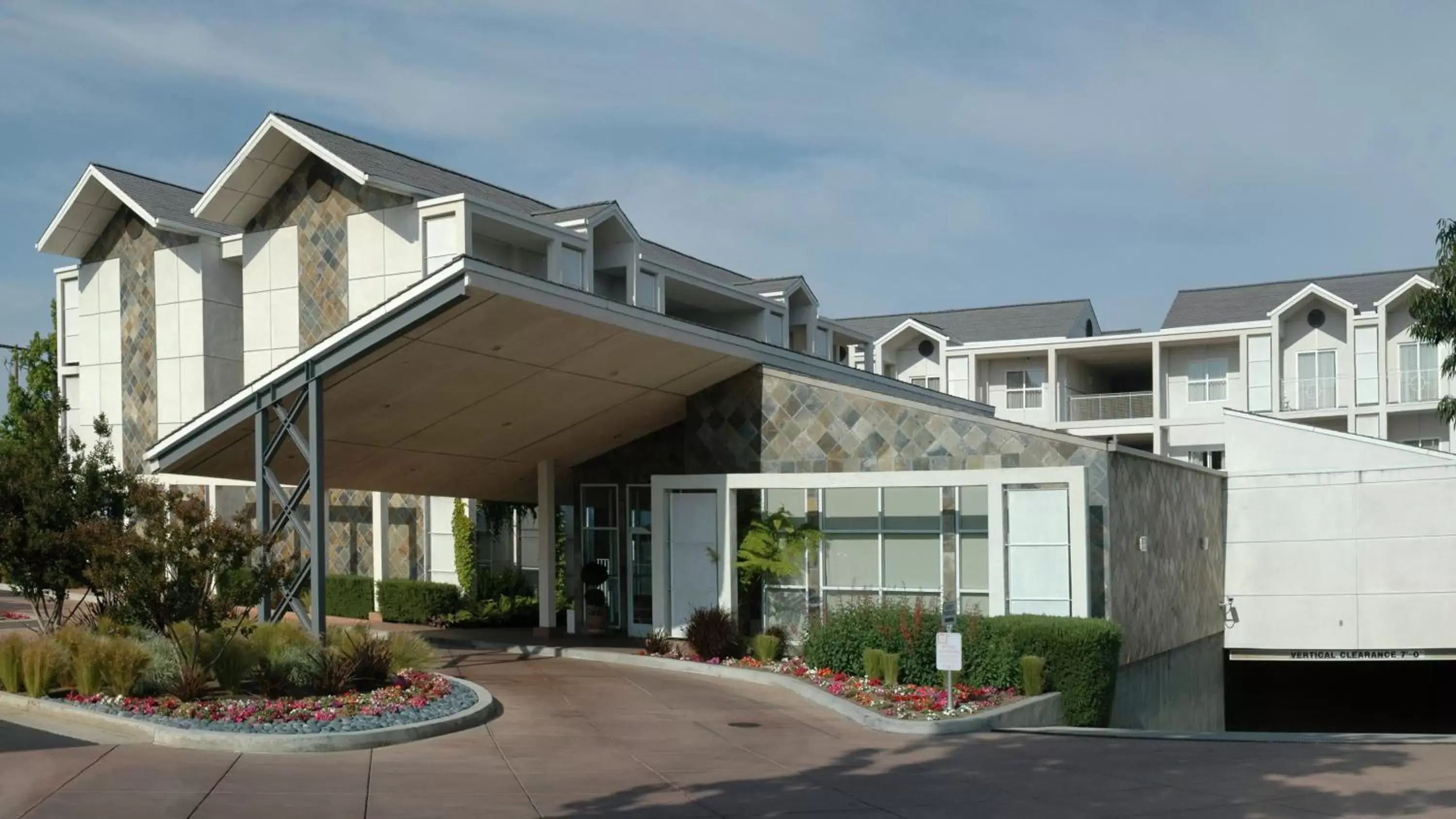 Facade/entrance, Property Building in Corporate Inn Sunnyvale - All-Suite Hotel