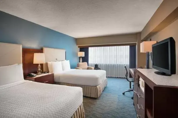 Photo of the whole room, Room Photo in Crowne Plaza Hotel Los Angeles Harbor, an IHG Hotel