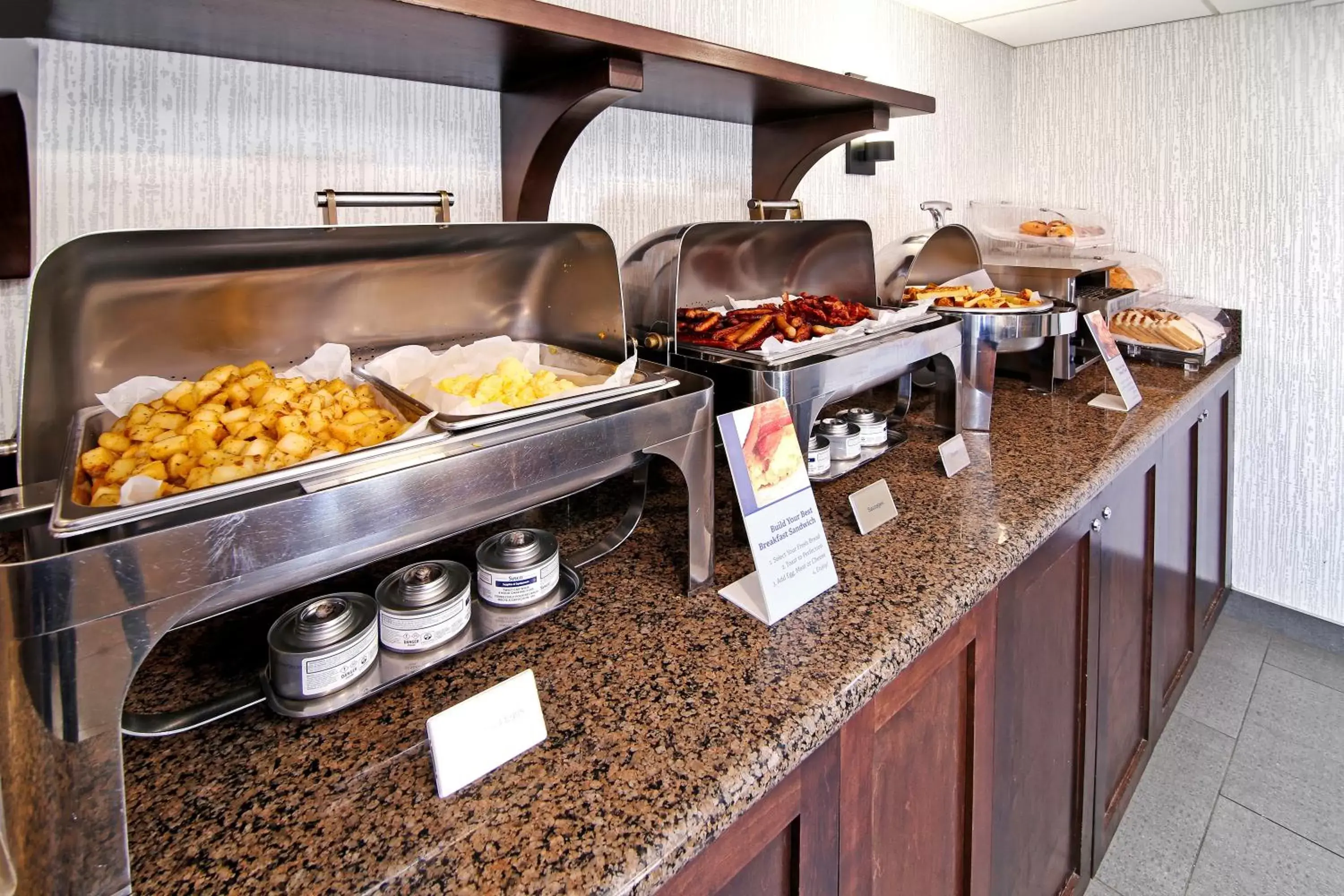 Food in Best Western Plus Banff International Lodge Food in Best Western Plus Banff International Lodge