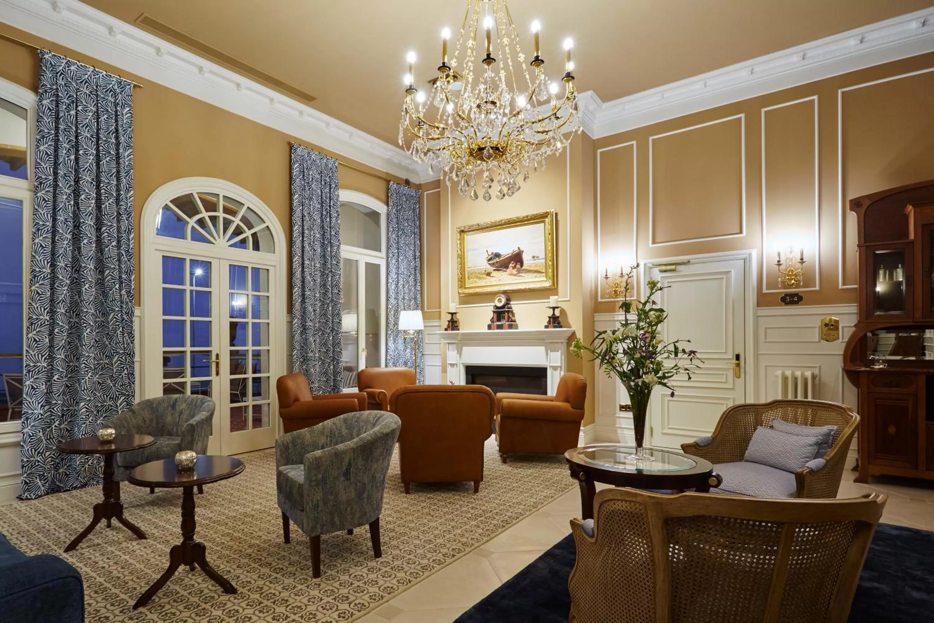 Communal lounge/ TV room in Hotel Casa Vilella 4* Sup