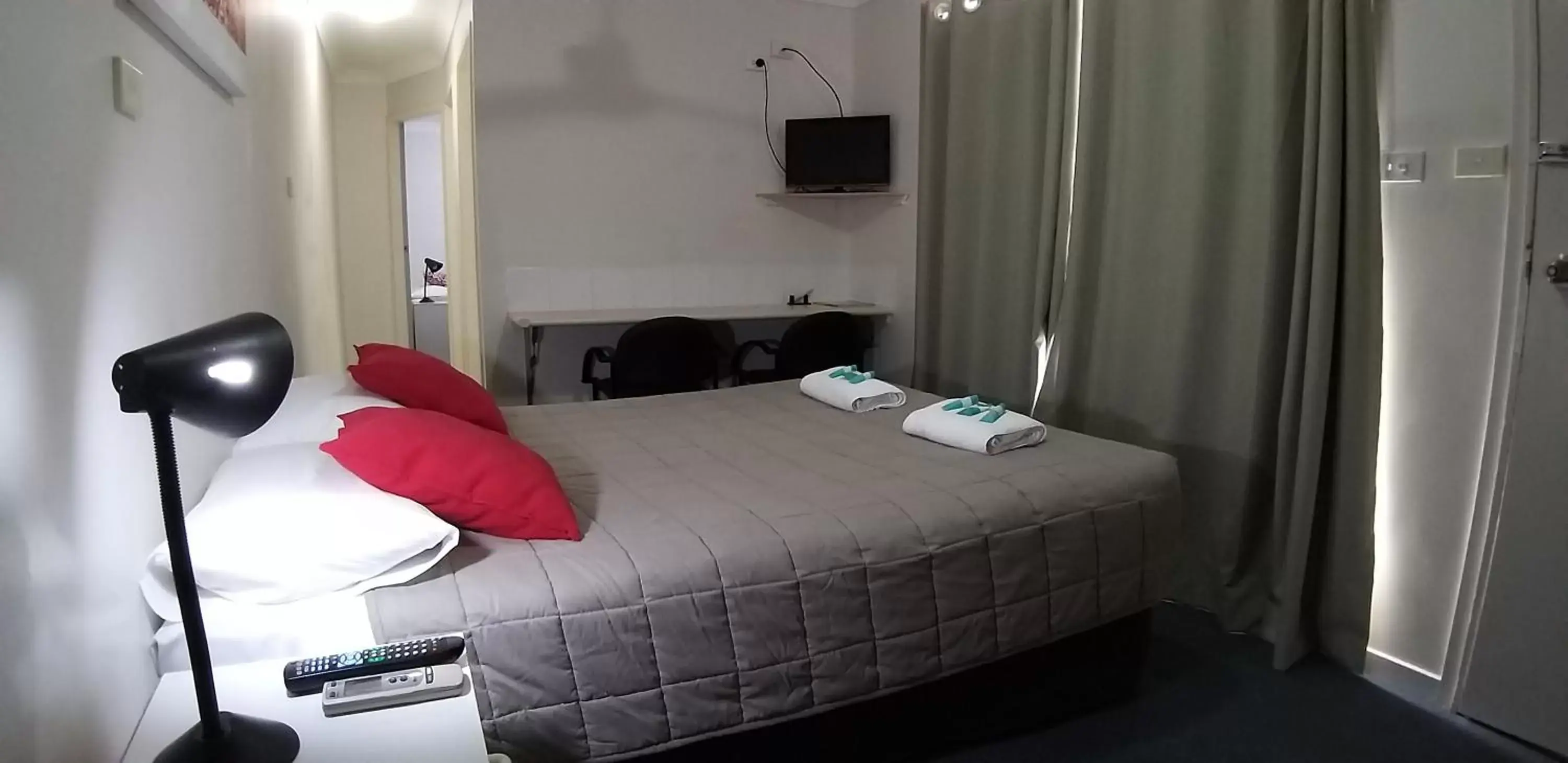 Bed in Taree Country Motel