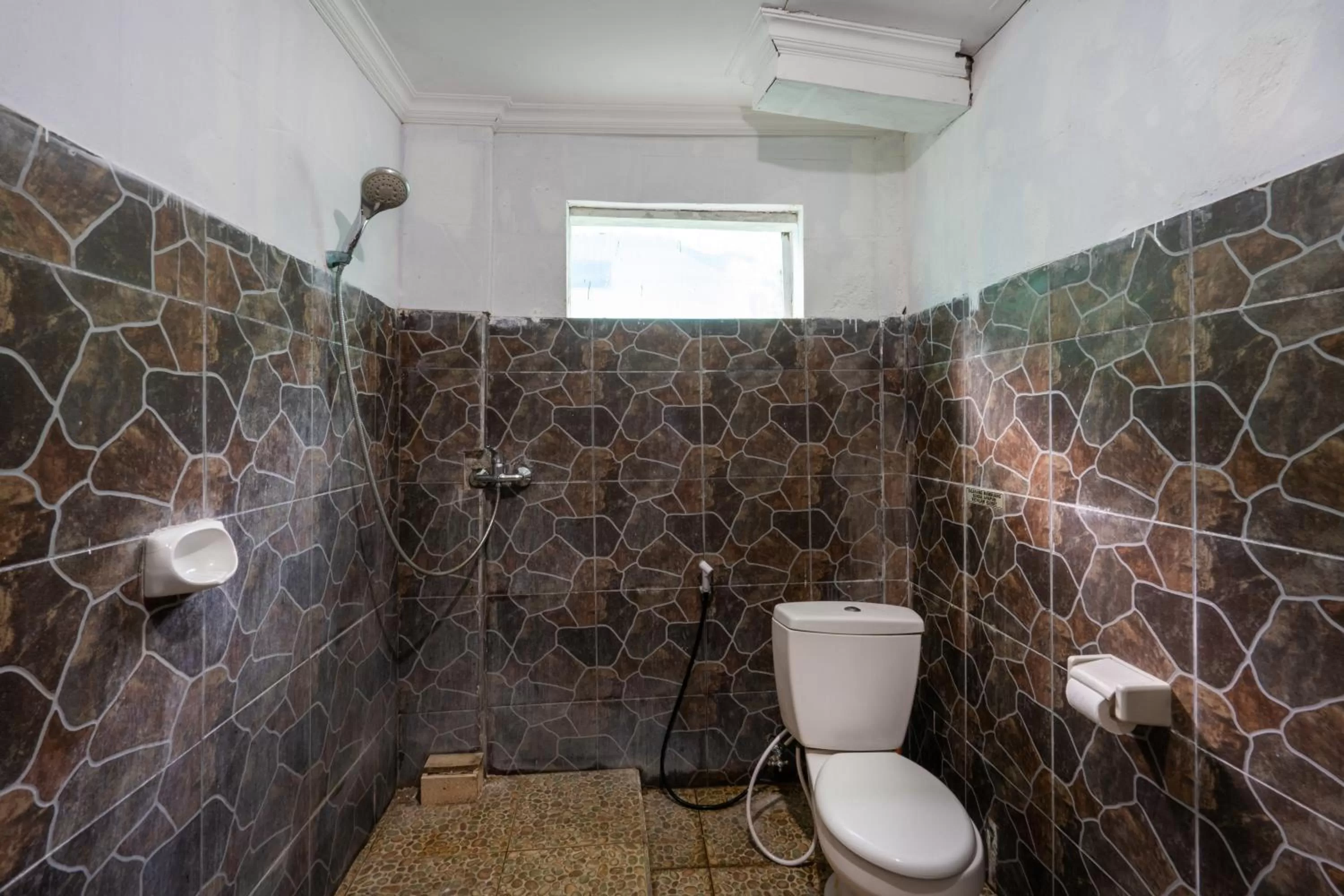 Bathroom in Mushroom Beach Bungalows