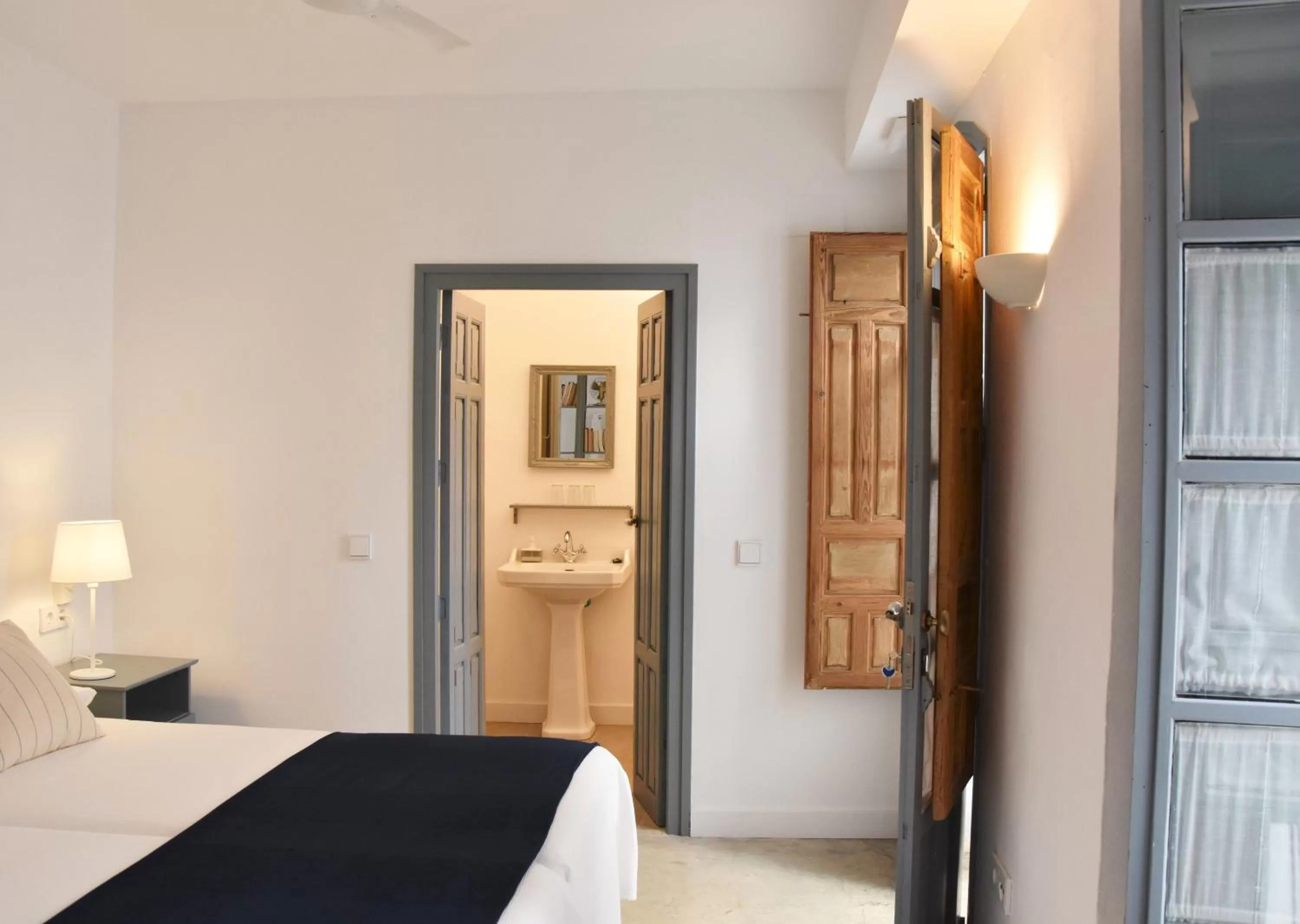 Triple Room with Shower in Casa Almara