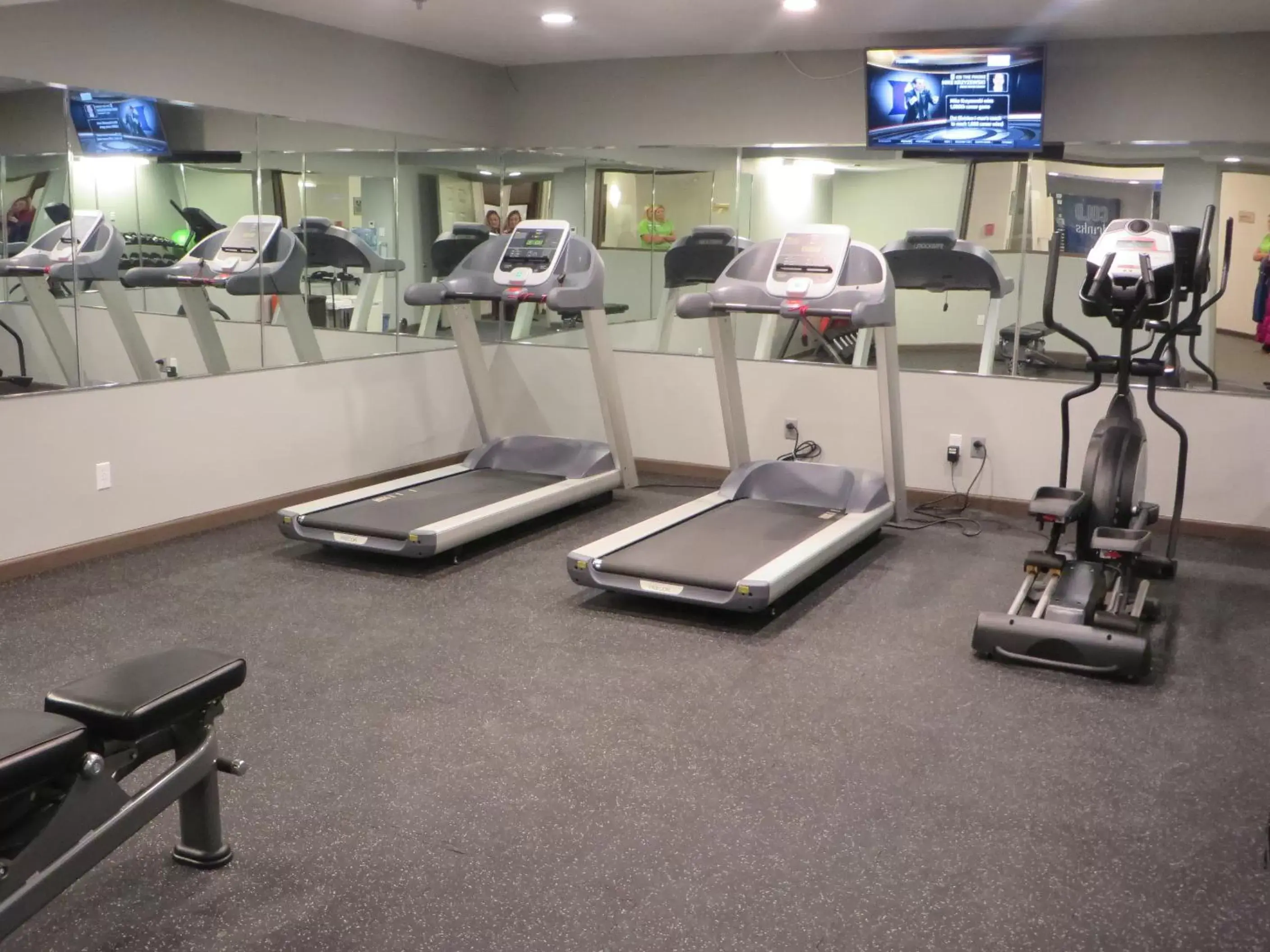 Fitness centre/facilities, Fitness Center/Facilities in Ivy Court Inn and Suites