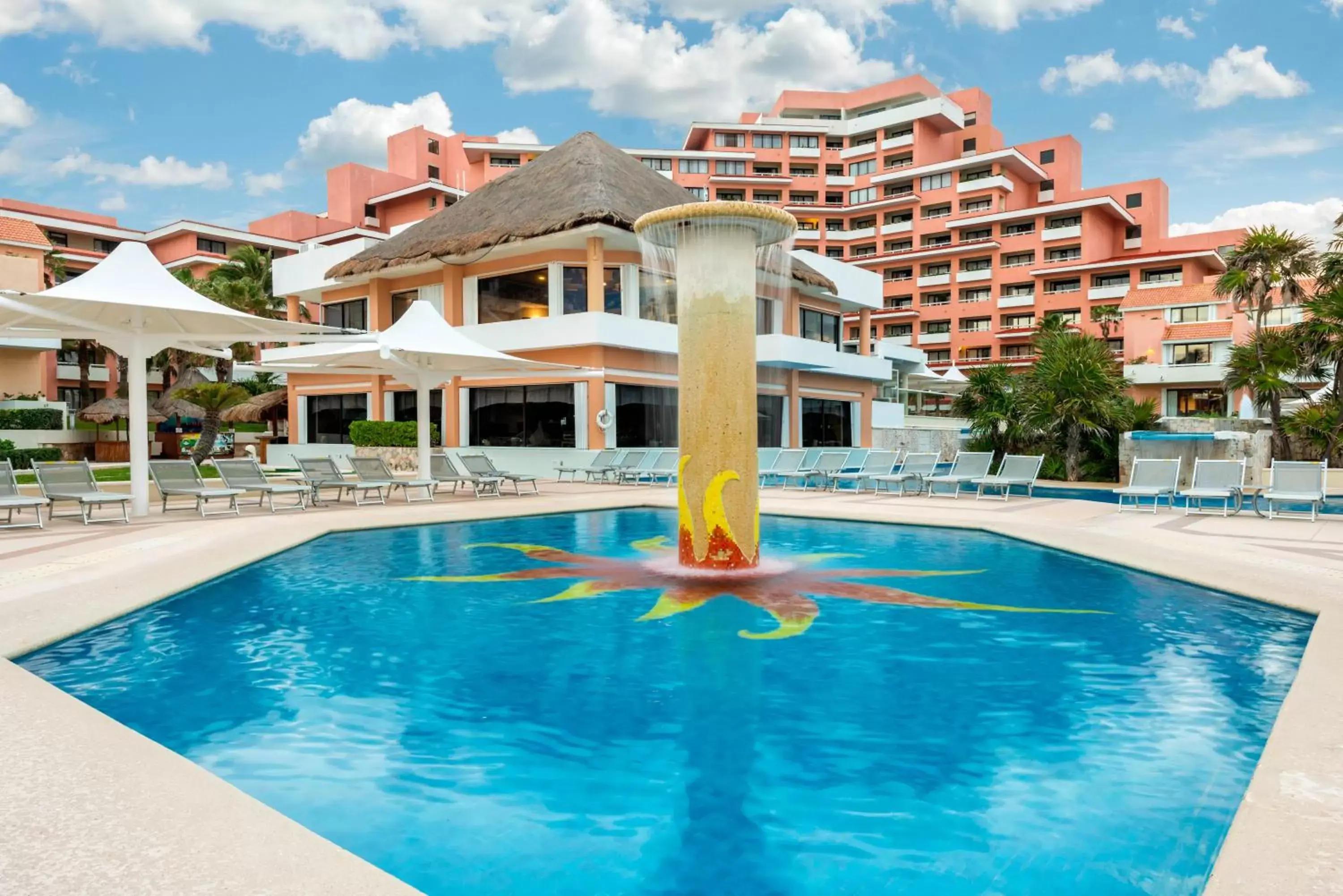 Area and facilities, Swimming Pool in Wyndham Grand Cancun All Inclusive Resort & Villas