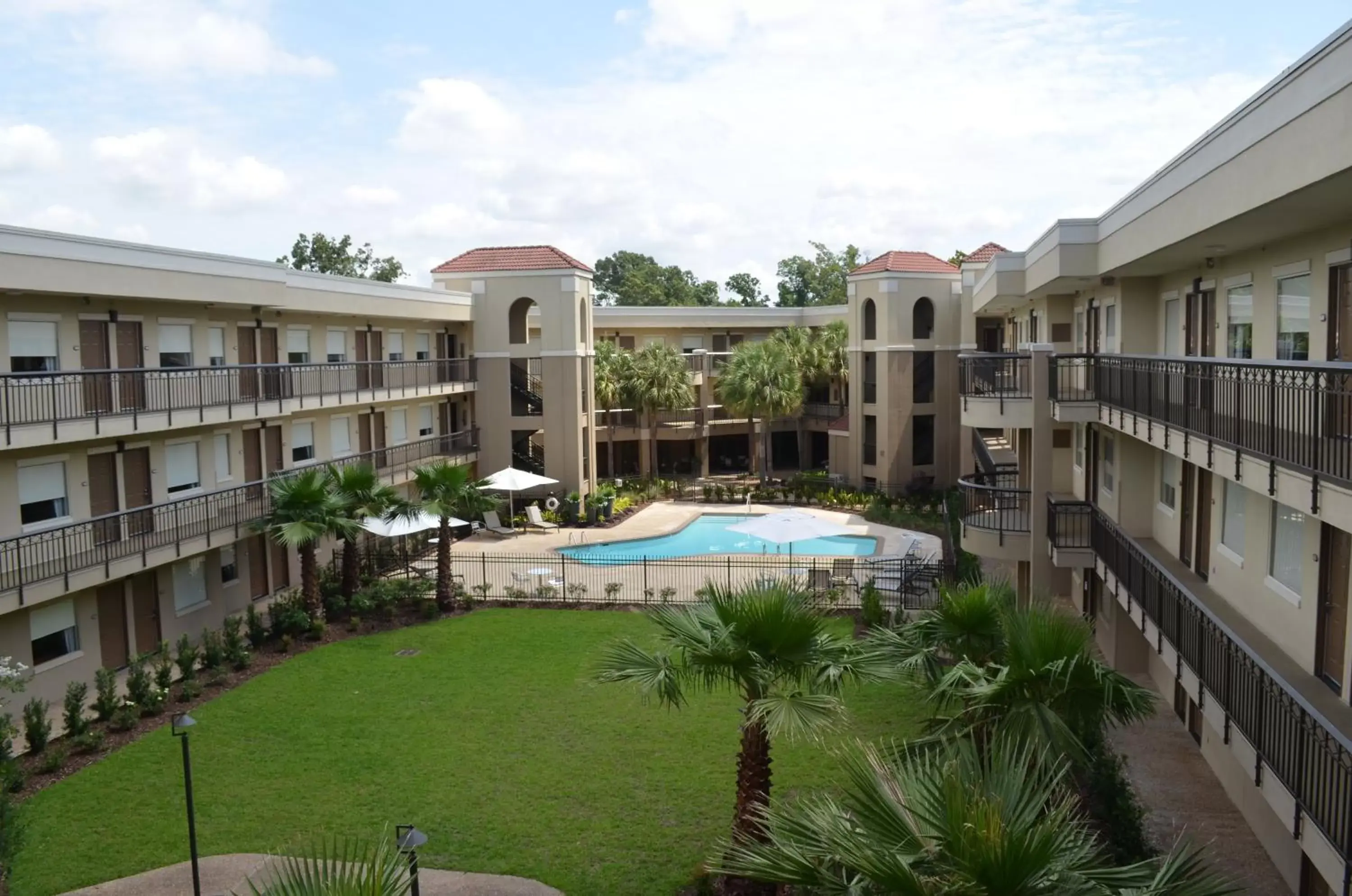 Swimming pool, Pool View in Comfort Suites Medical District near Mall of Louisiana