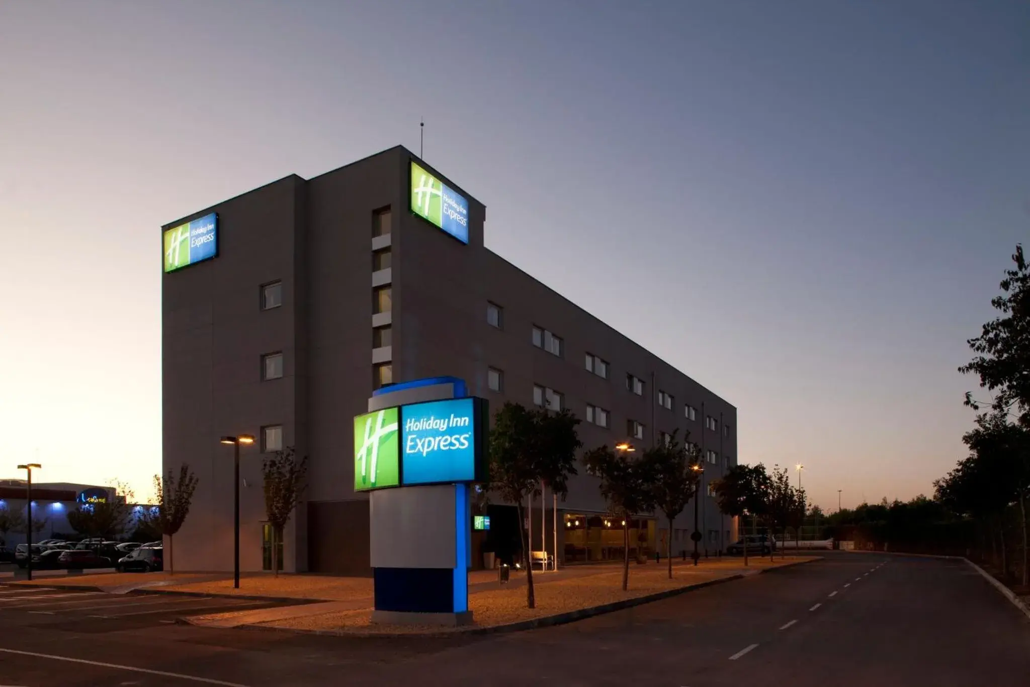 Property Building in Holiday Inn Express Madrid-Getafe