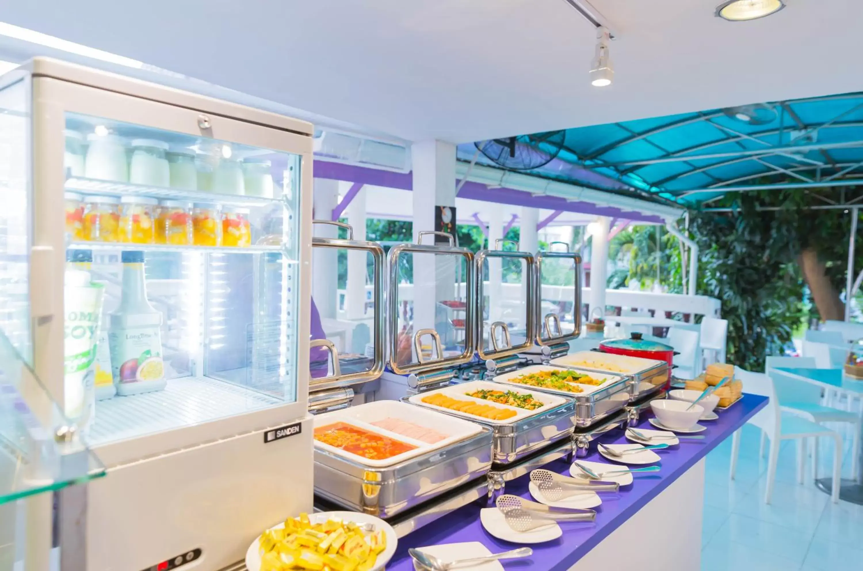 Breakfast in Hotel Zing Breakfast in Hotel Zing