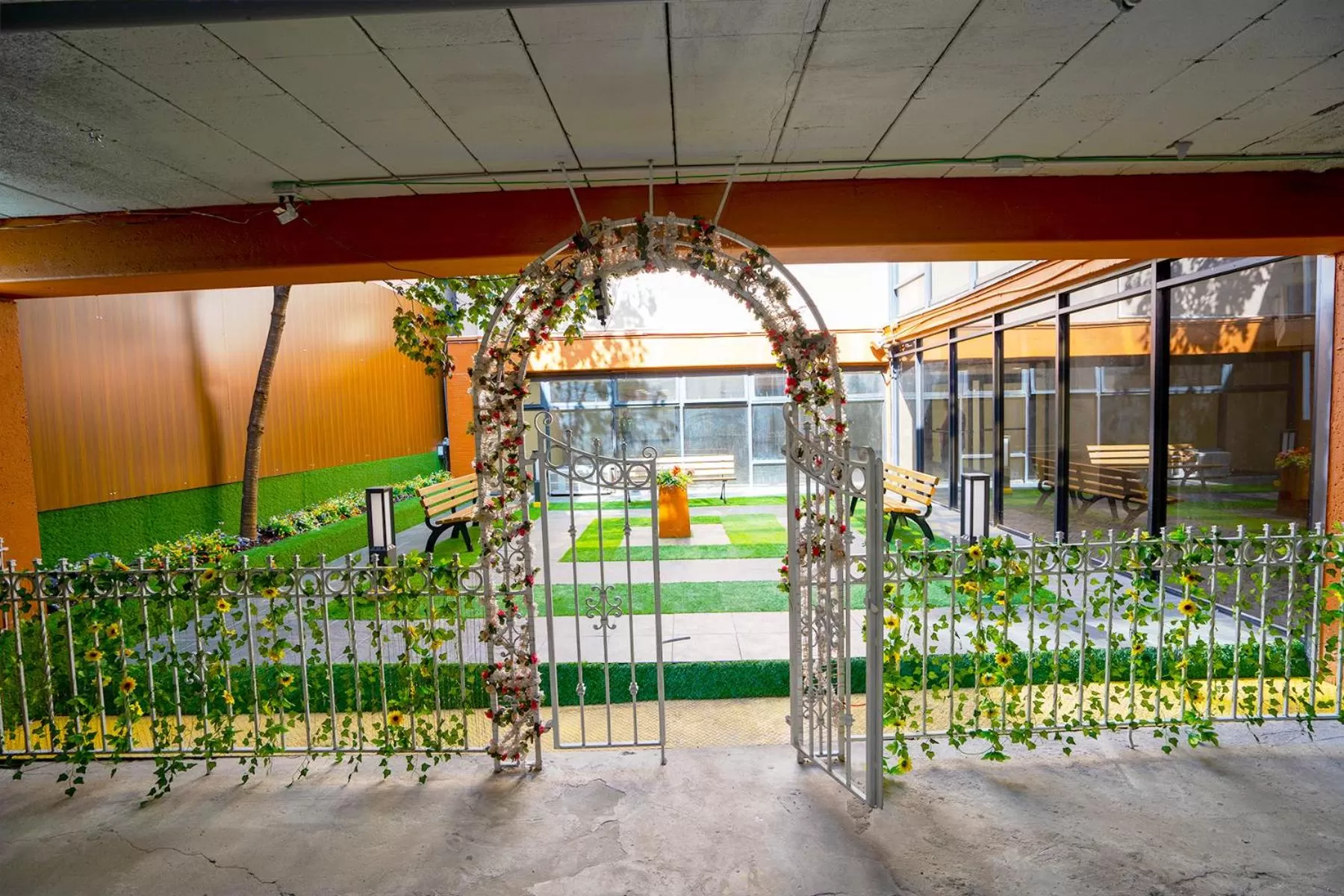 Garden in Philly Inn & Suites