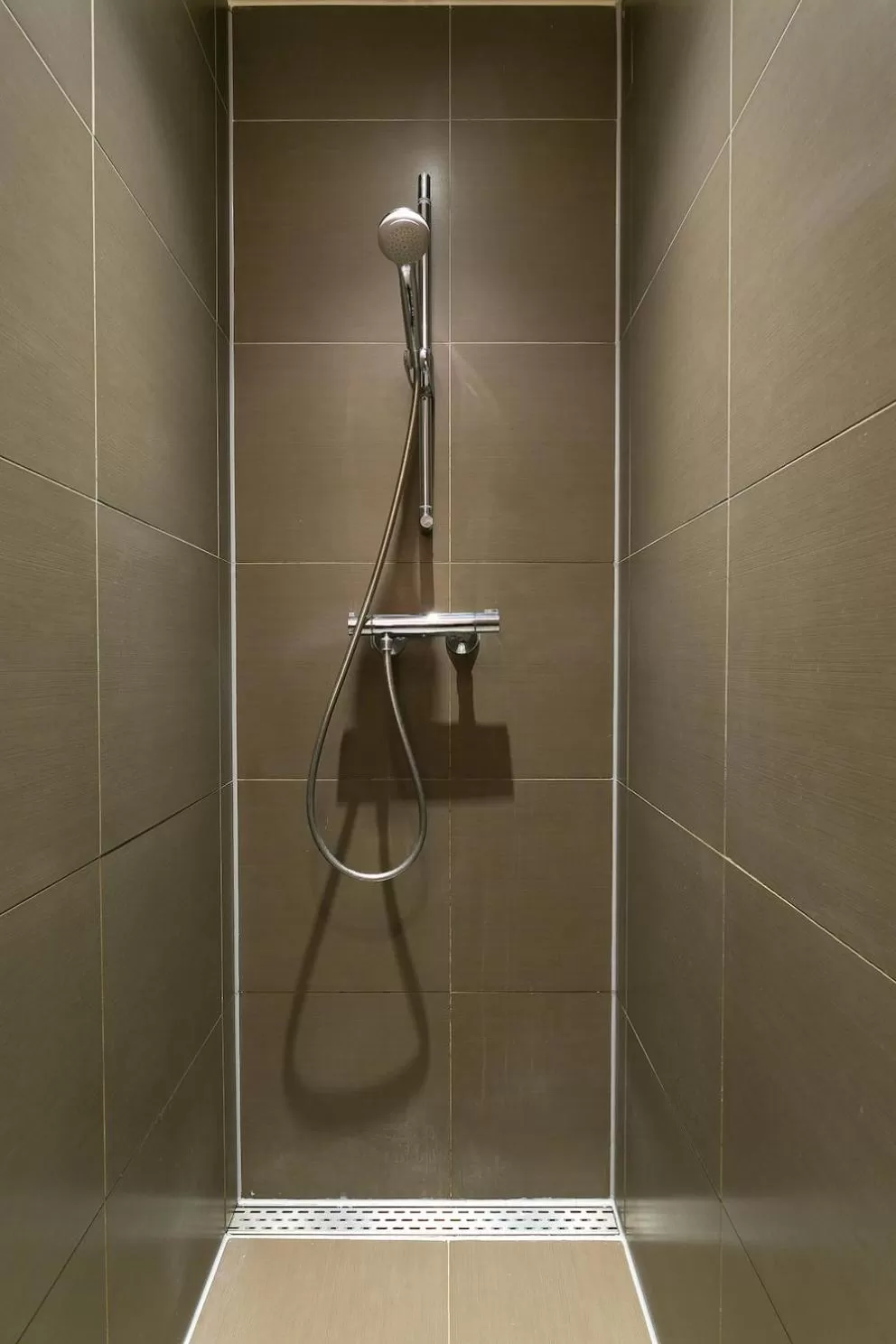 Shower in Court Hotel Utrecht City Centre