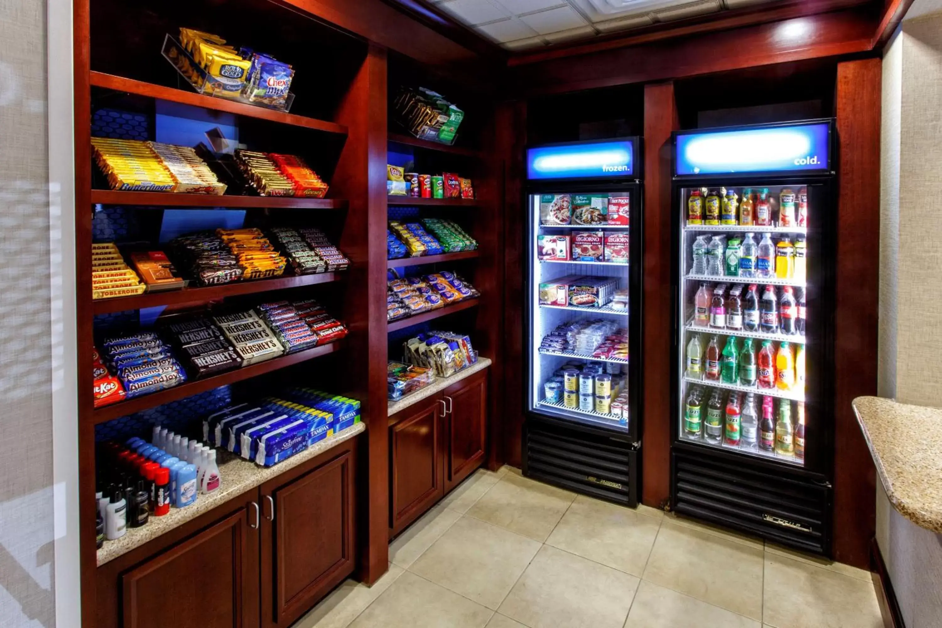 Restaurant/places to eat in Hampton Inn & Suites Staten Island Restaurant/places to eat in Hampton Inn & Suites Staten Island