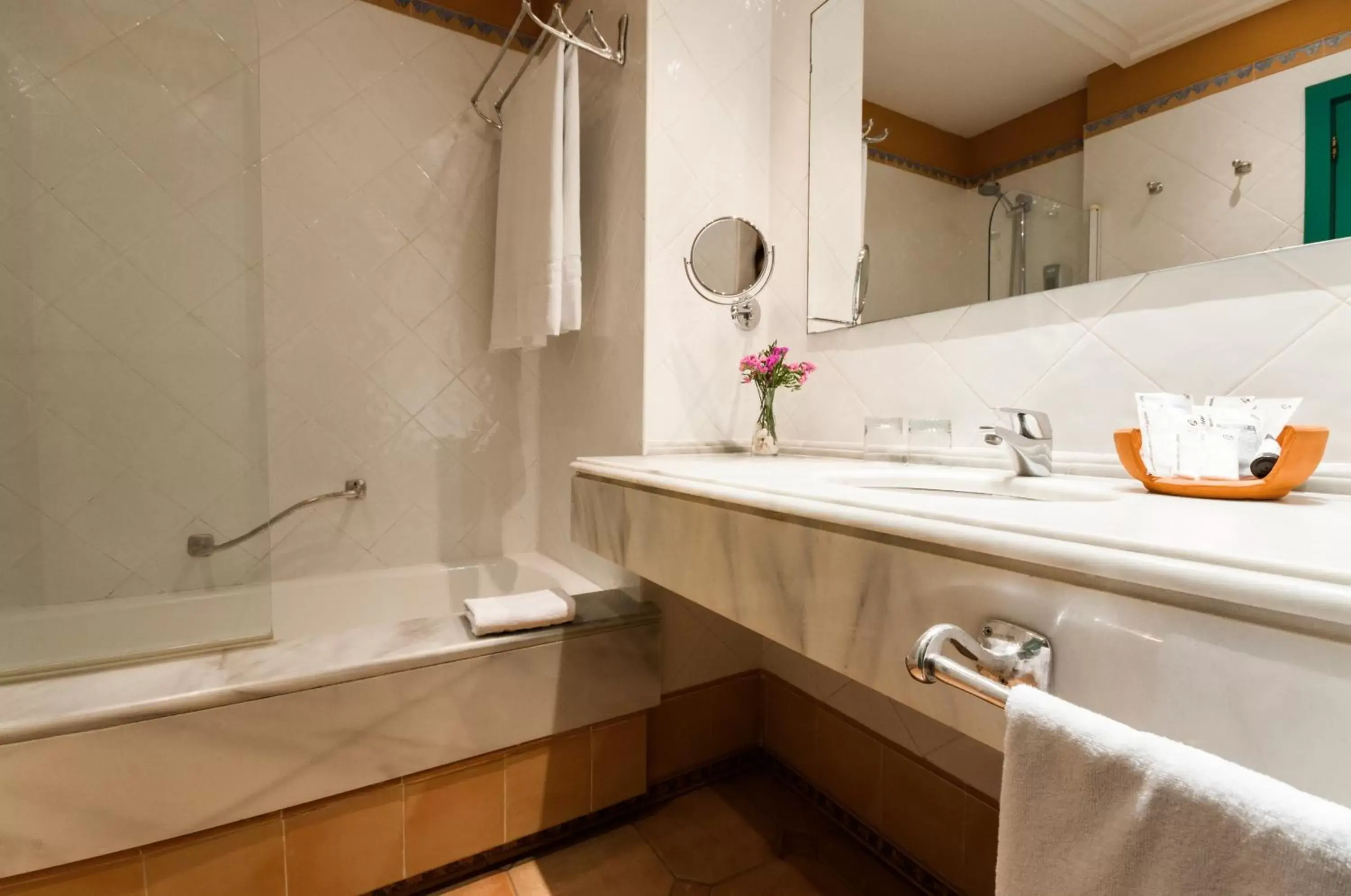 Bathroom in Hotel Alicante Golf