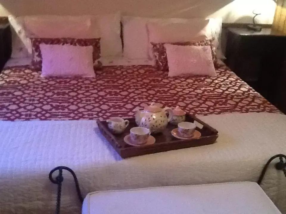 Photo of the whole room, Bed in Posada el Campanario