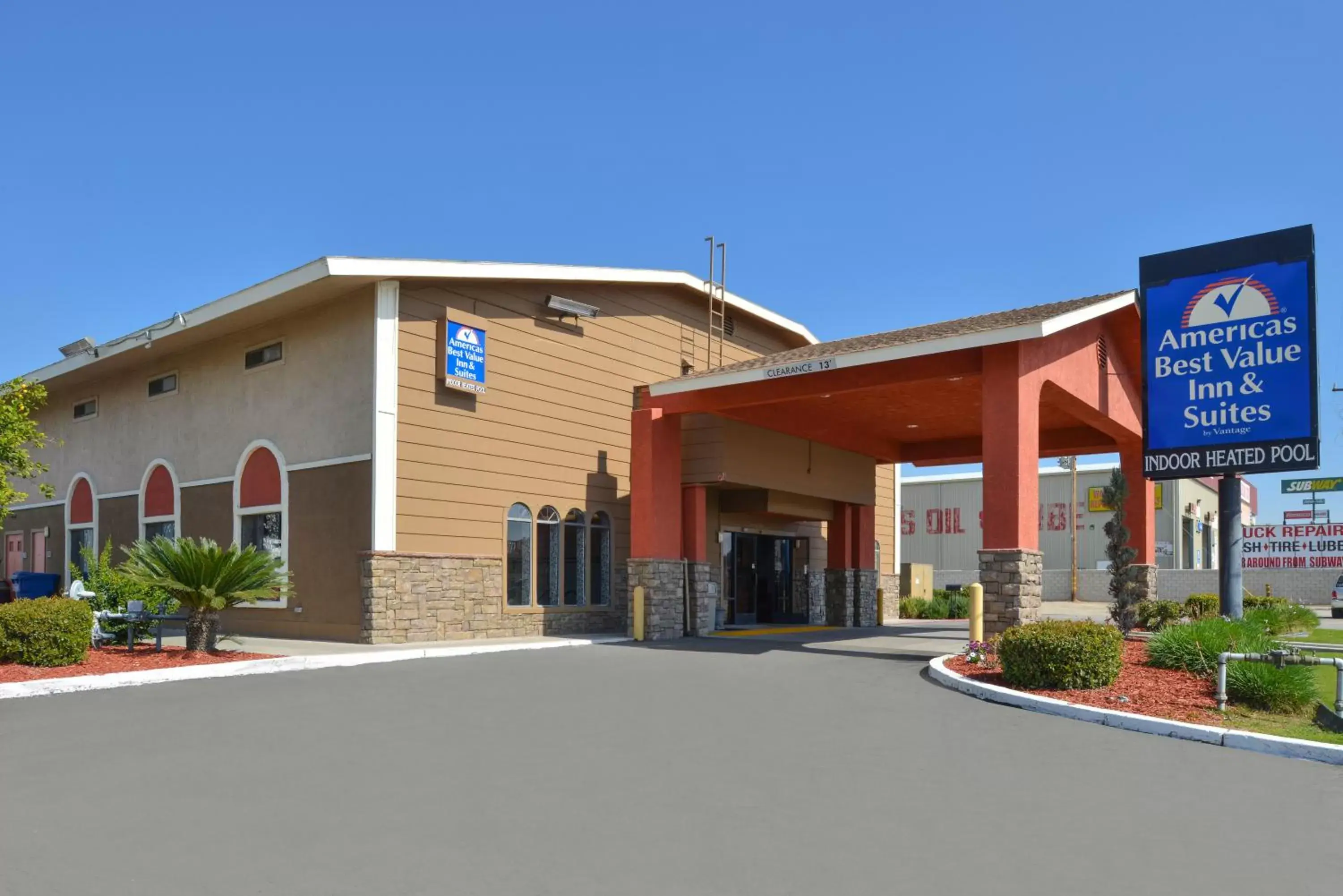 Facade/entrance, Property Building in Americas Best Value Inn & Suites-East Bakersfield