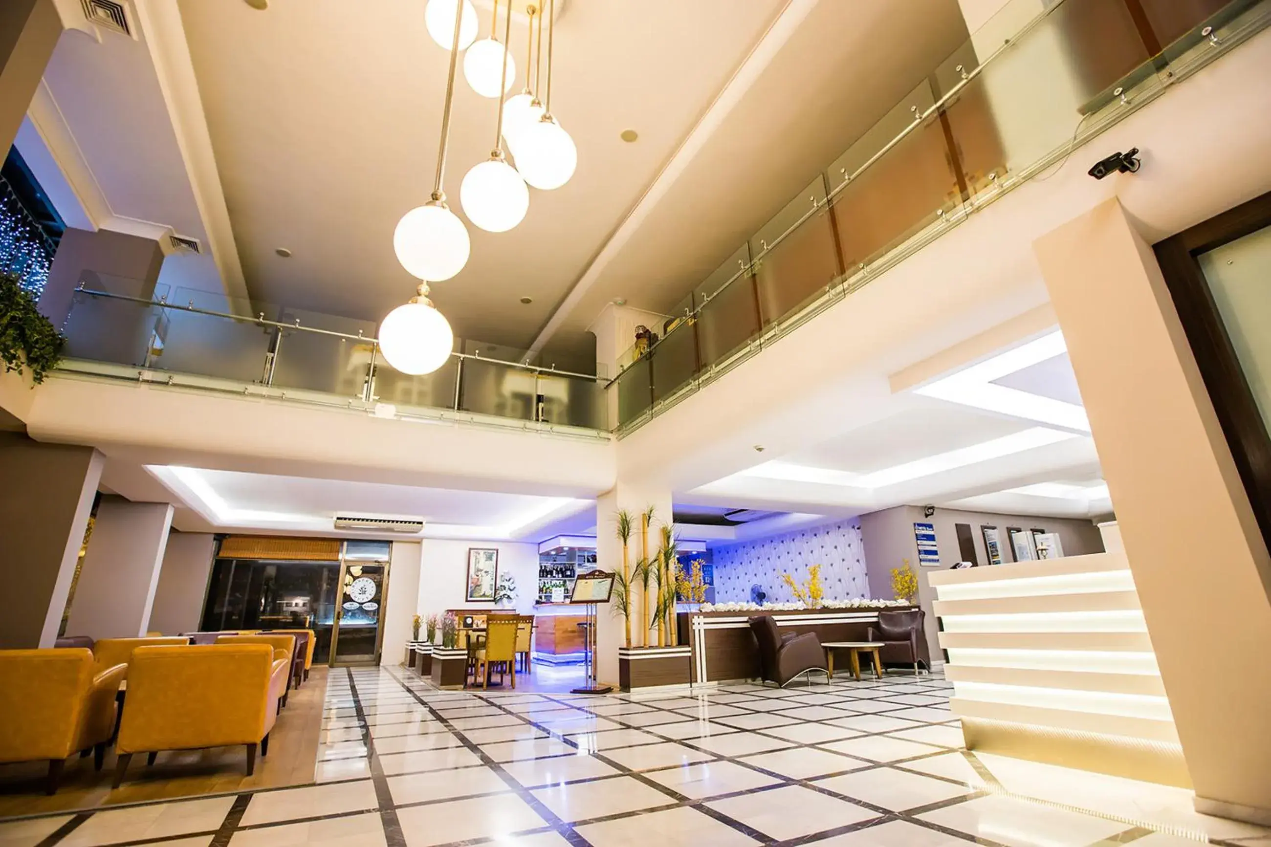 Lobby or reception in Derici Hotel