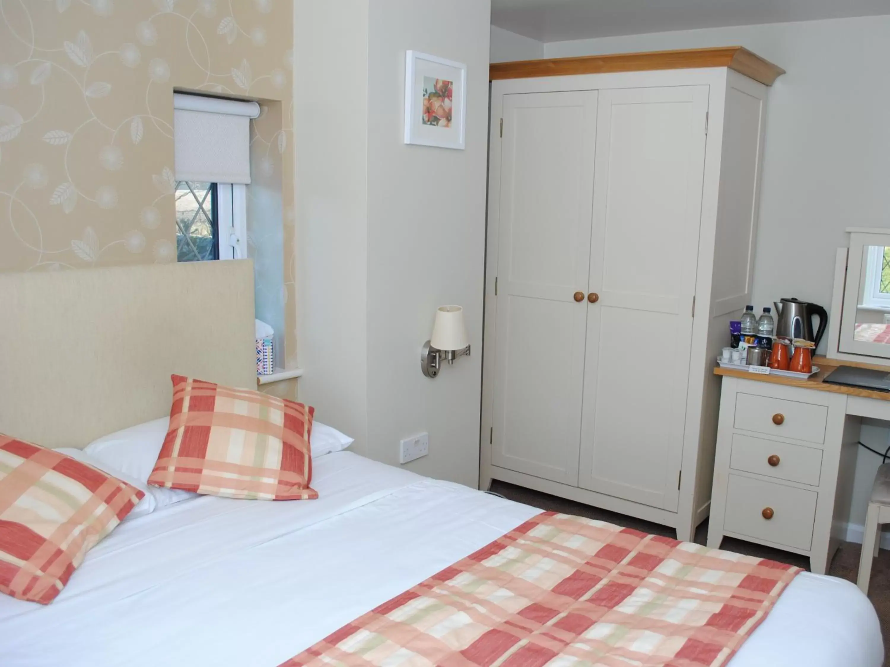 Small Double Room in Marsham Arms Inn