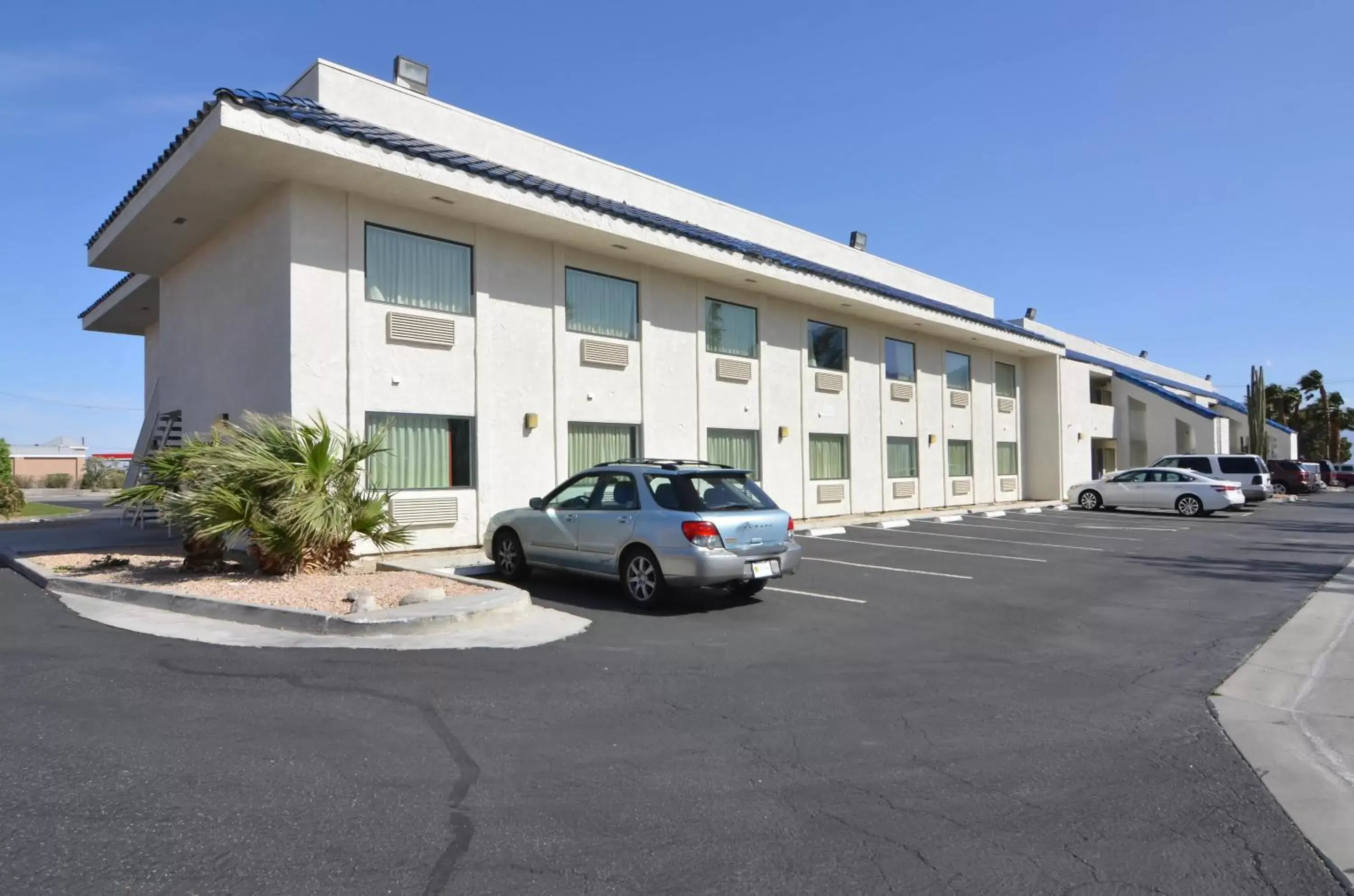 Facade/entrance, Property Building in Motel 6-North Palm Springs, CA - North