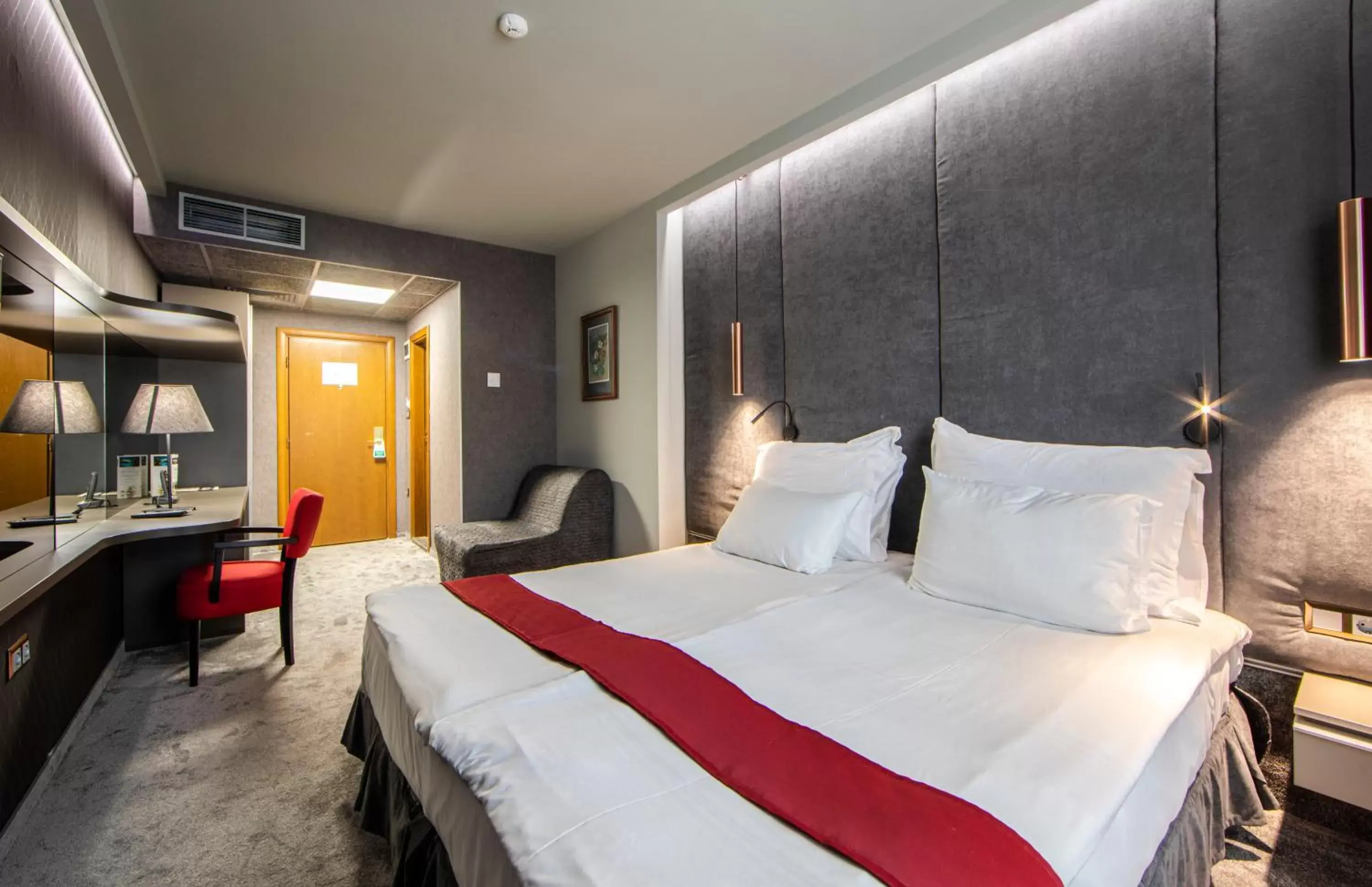 Deluxe Double Room with Garden View and Spa Package - single occupancy in Spa Hotel Ezeretz Blagoevgrad Deluxe Double Room with Garden View and Spa Package - single occupancy in Spa Hotel Ezeretz Blagoevgrad