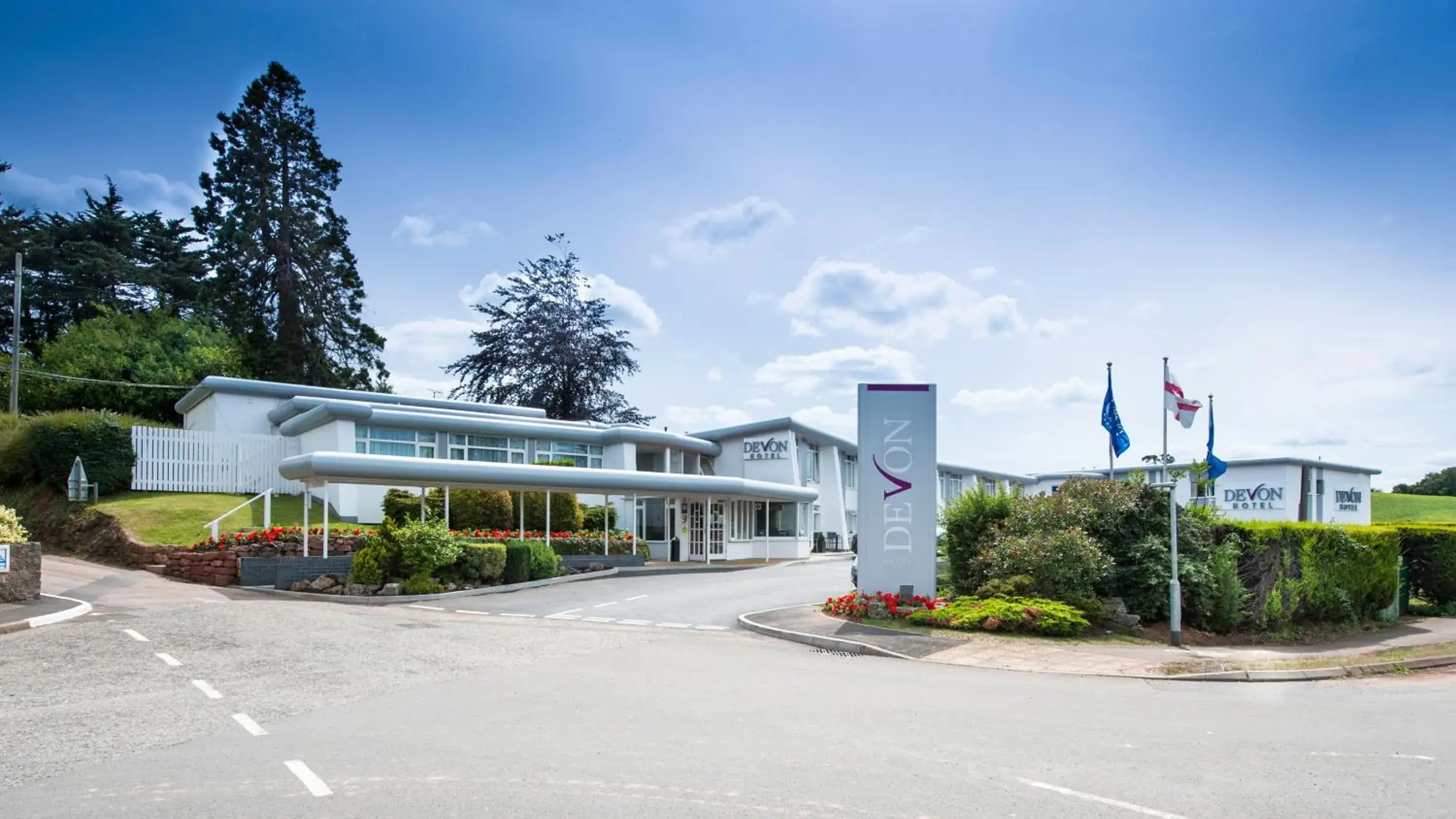 Facade/entrance, Property Building in The Devon Hotel