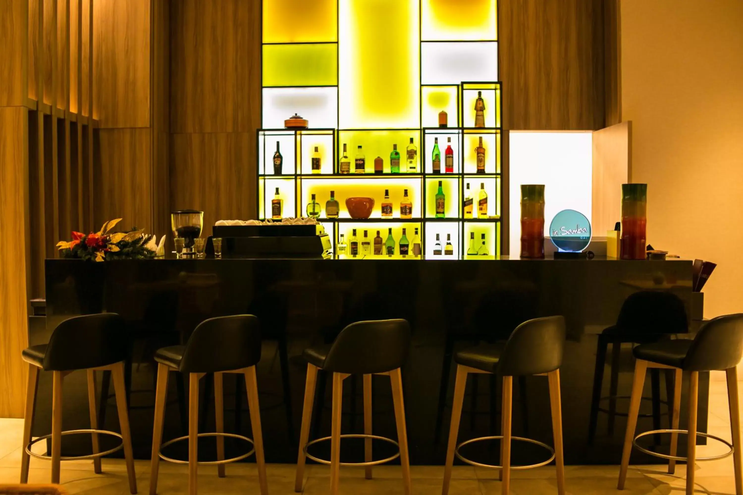 Lounge or bar in Rio Hotel by Bourbon Ciudad Del Este