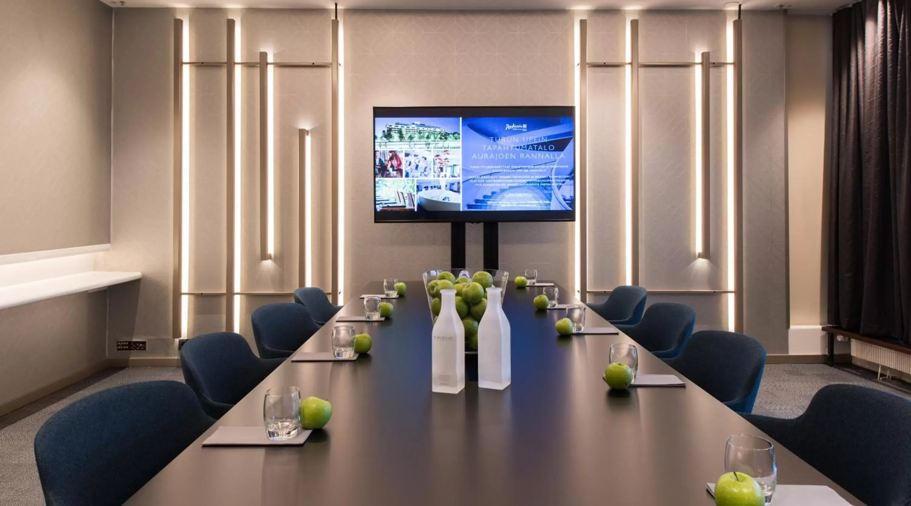 Meeting/conference room, TV/Entertainment Center in Radisson Blu Marina Palace Hotel, Turku