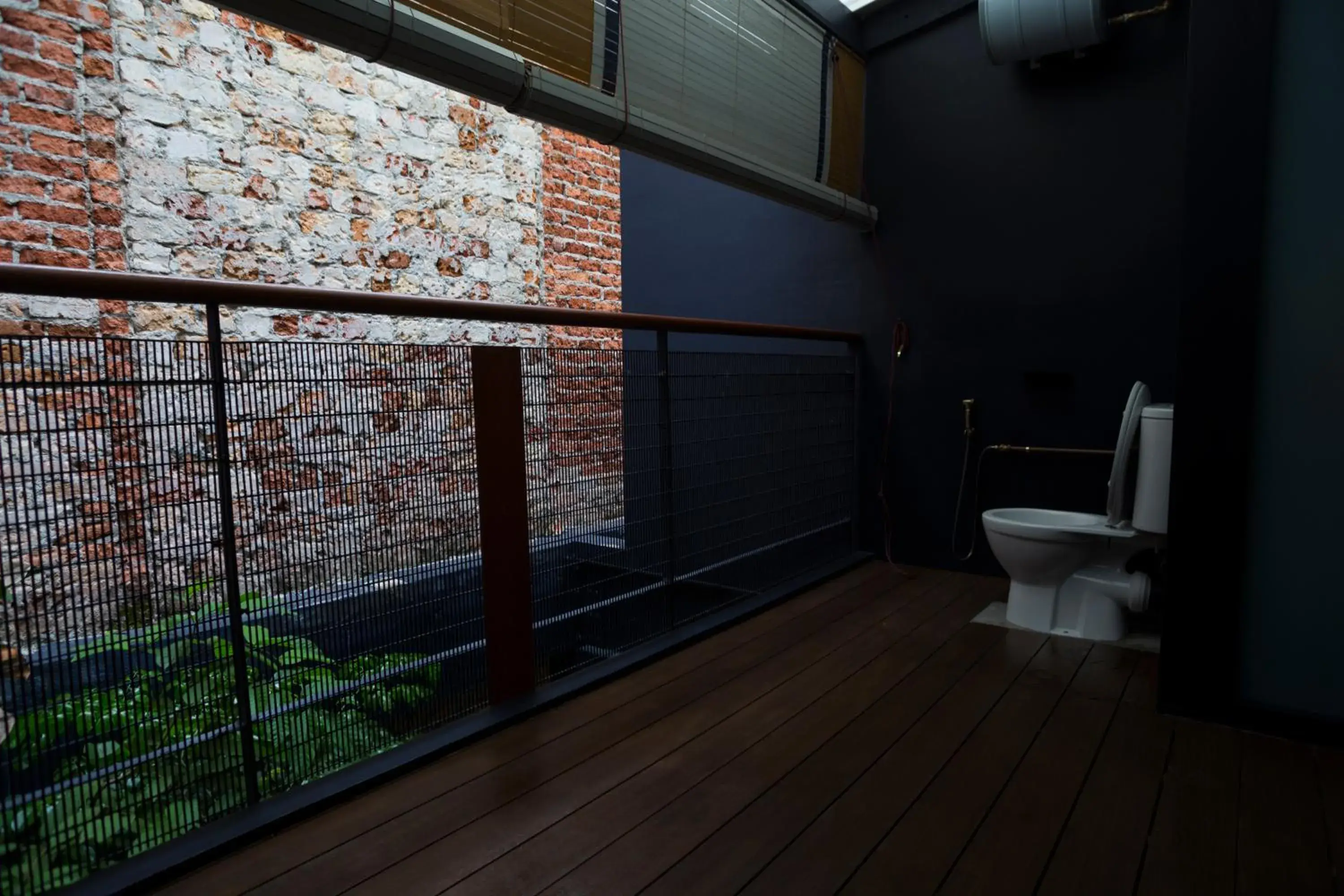 Bathroom, Balcony/Terrace in Tian Jing Hotel