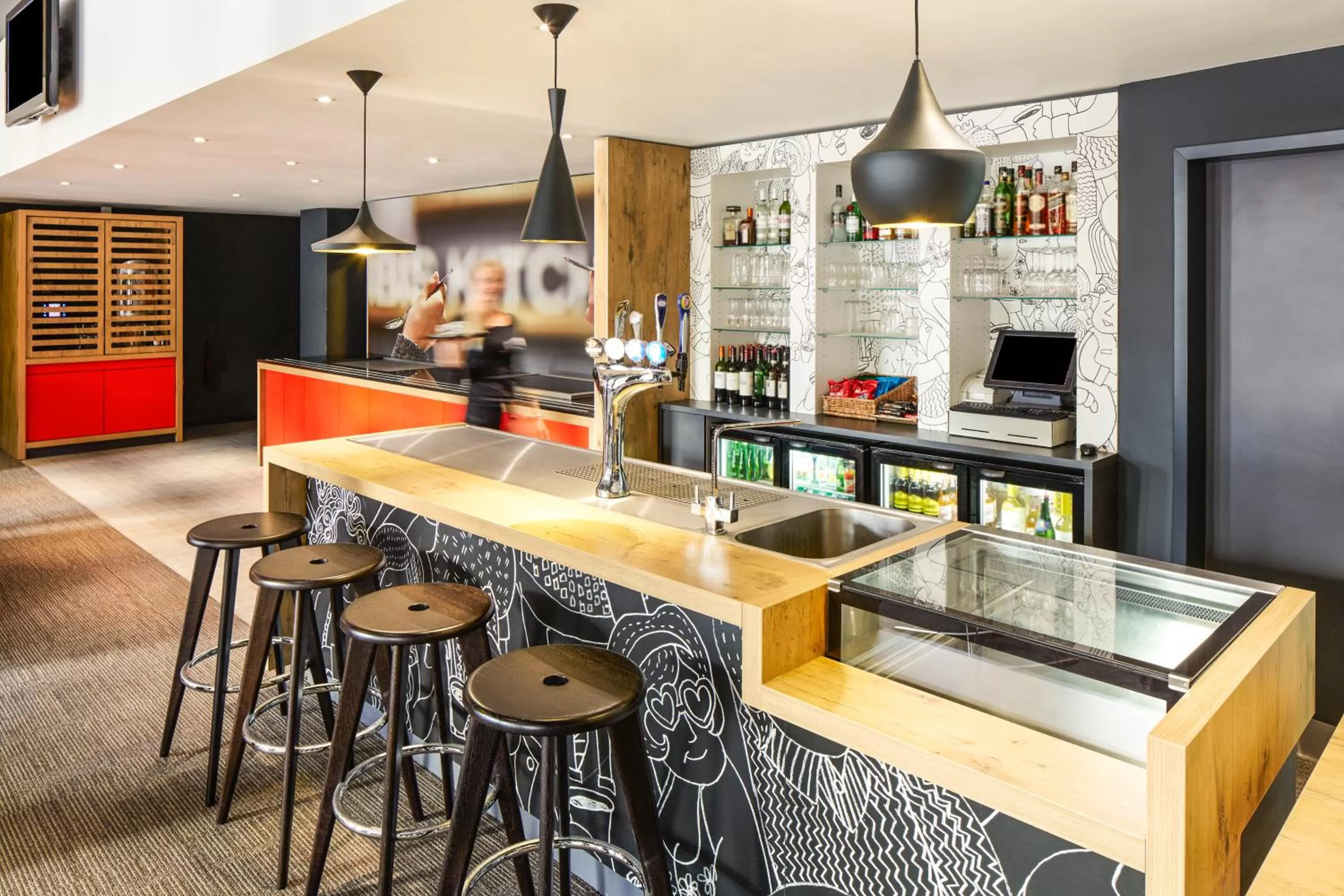 Lounge or bar in ibis London Stratford