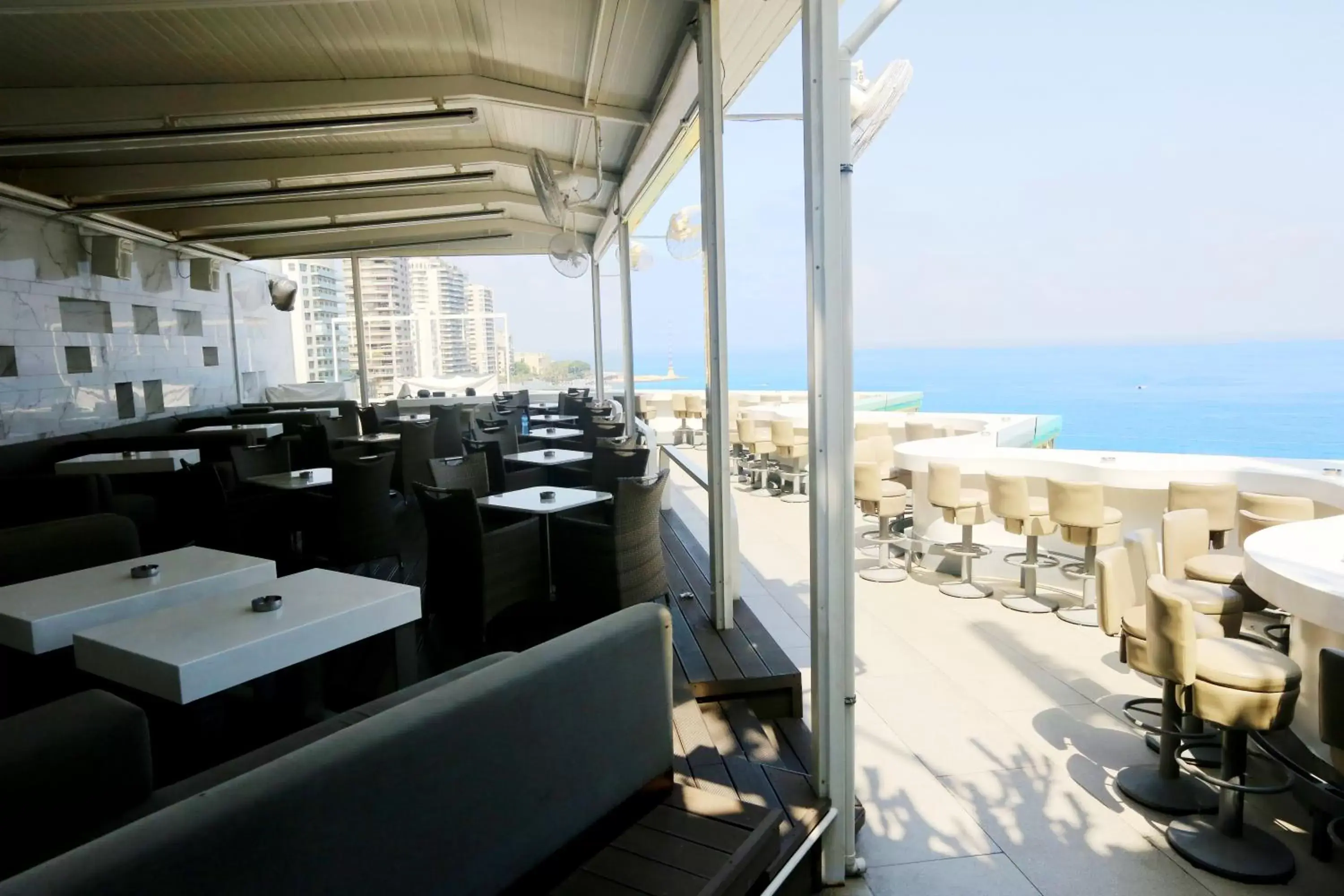 Property building, Restaurant/Places to Eat in Bayview Hotel Beirut