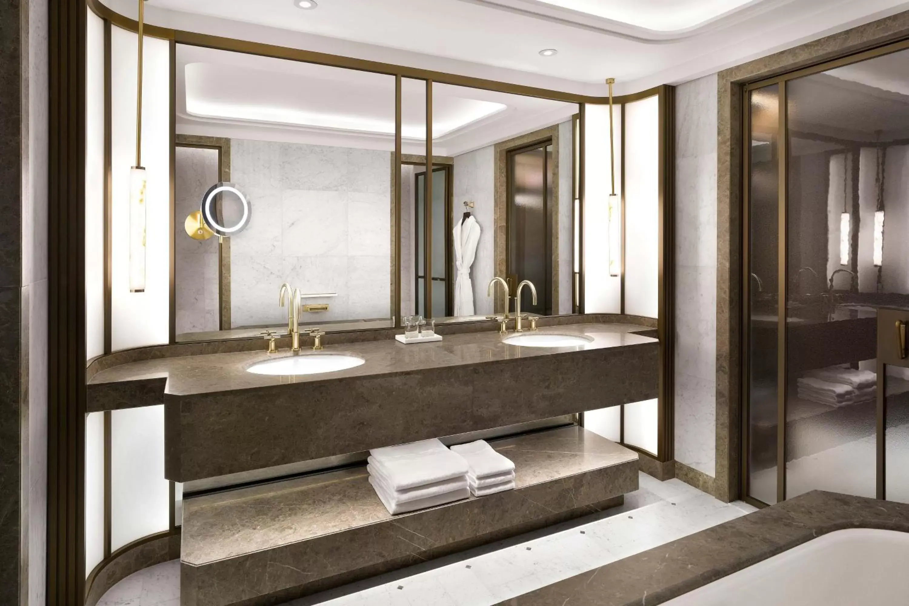 Bathroom in Josun Palace, a Luxury Collection Hotel, Seoul Gangnam