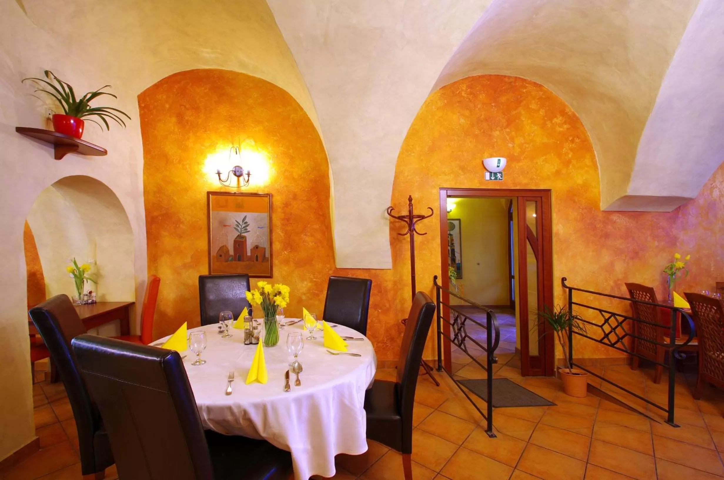 Restaurant/places to eat in Hotel U Leva