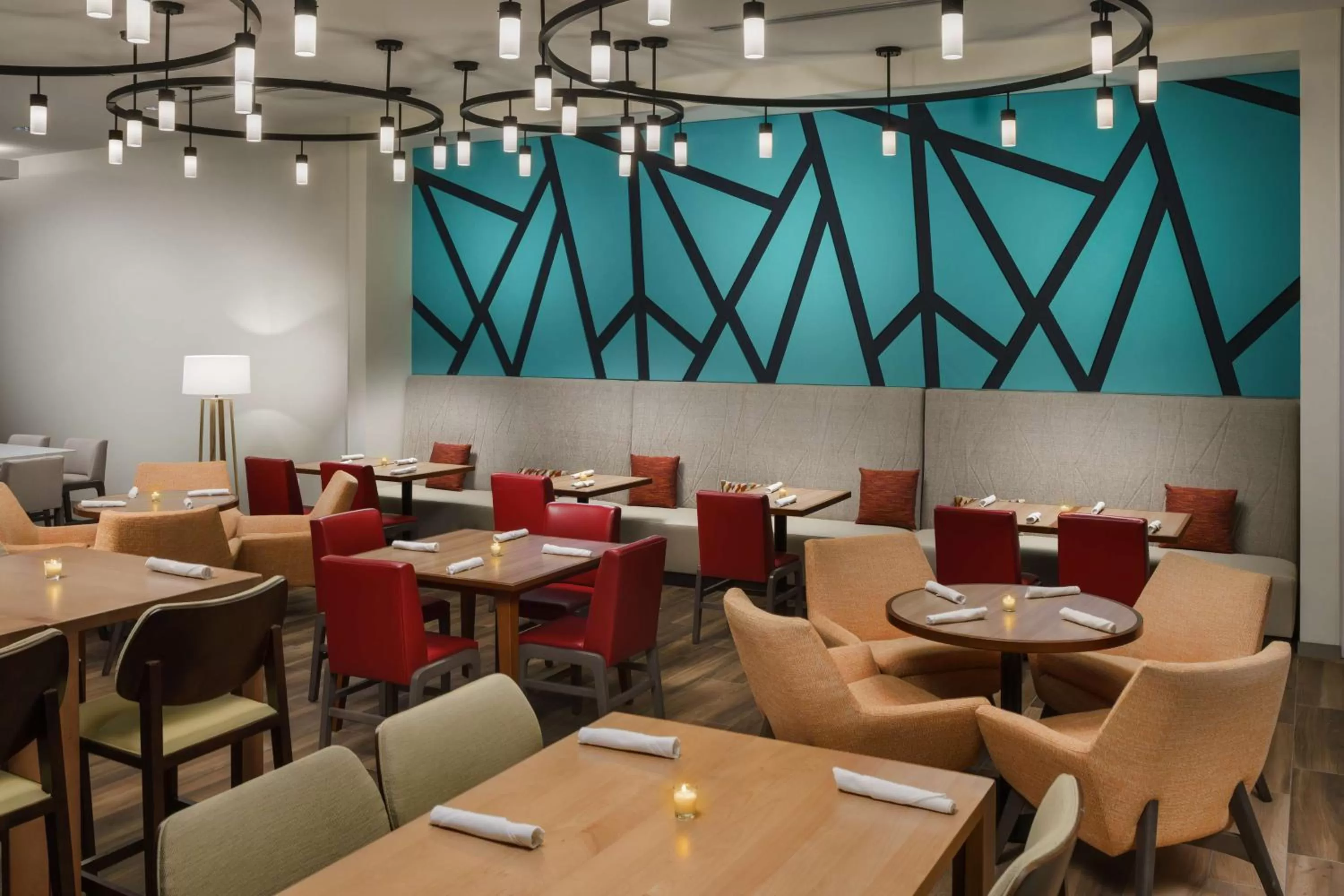 Restaurant/places to eat in Hilton Garden Inn Apopka City Center, Fl