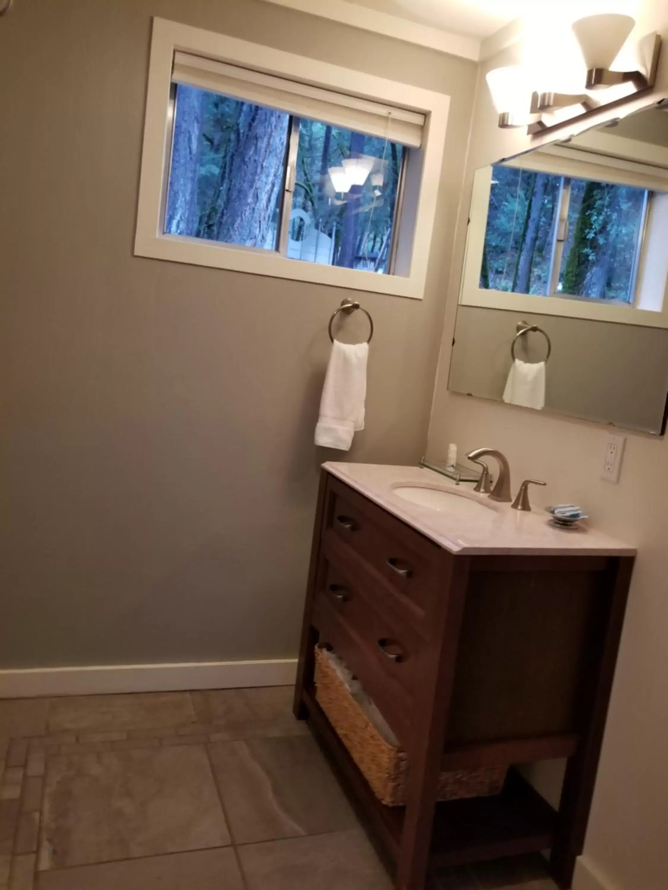 Bathroom in China Creek Cottages